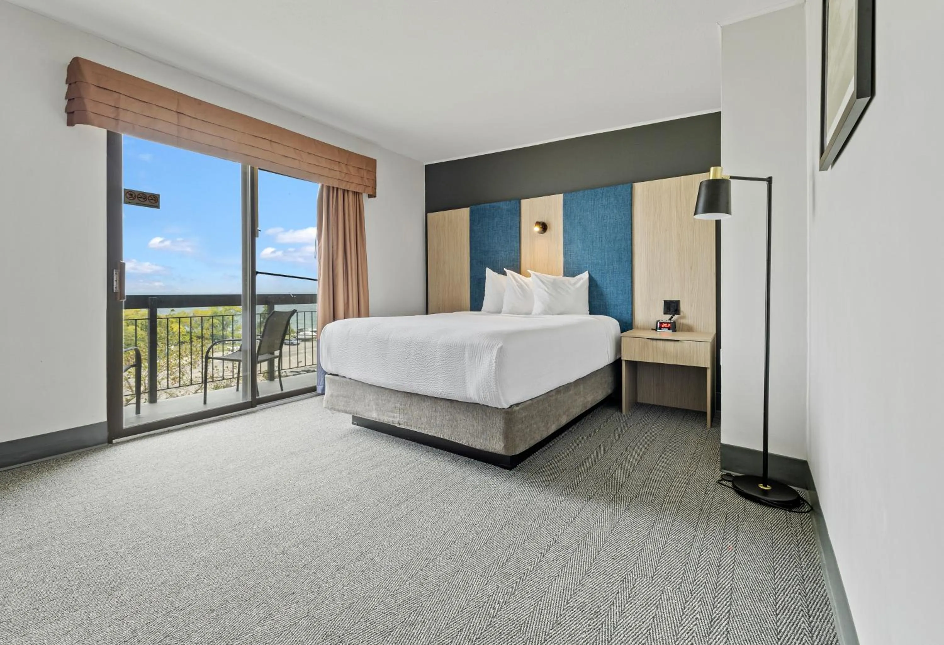 Bedroom, Bed in The Jordan Hotel Ramada by Wyndham