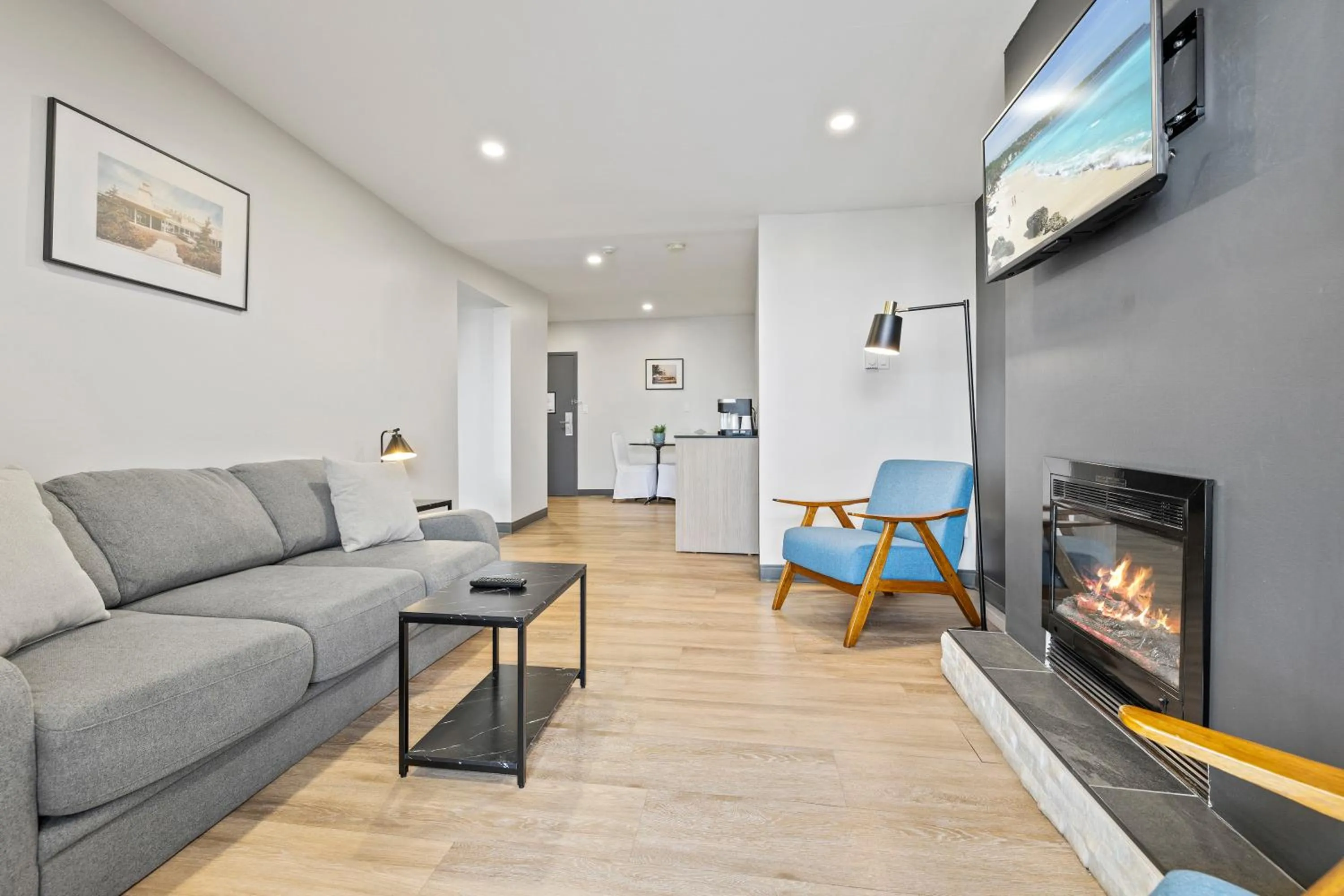 Living room in The Jordan Hotel Ramada by Wyndham