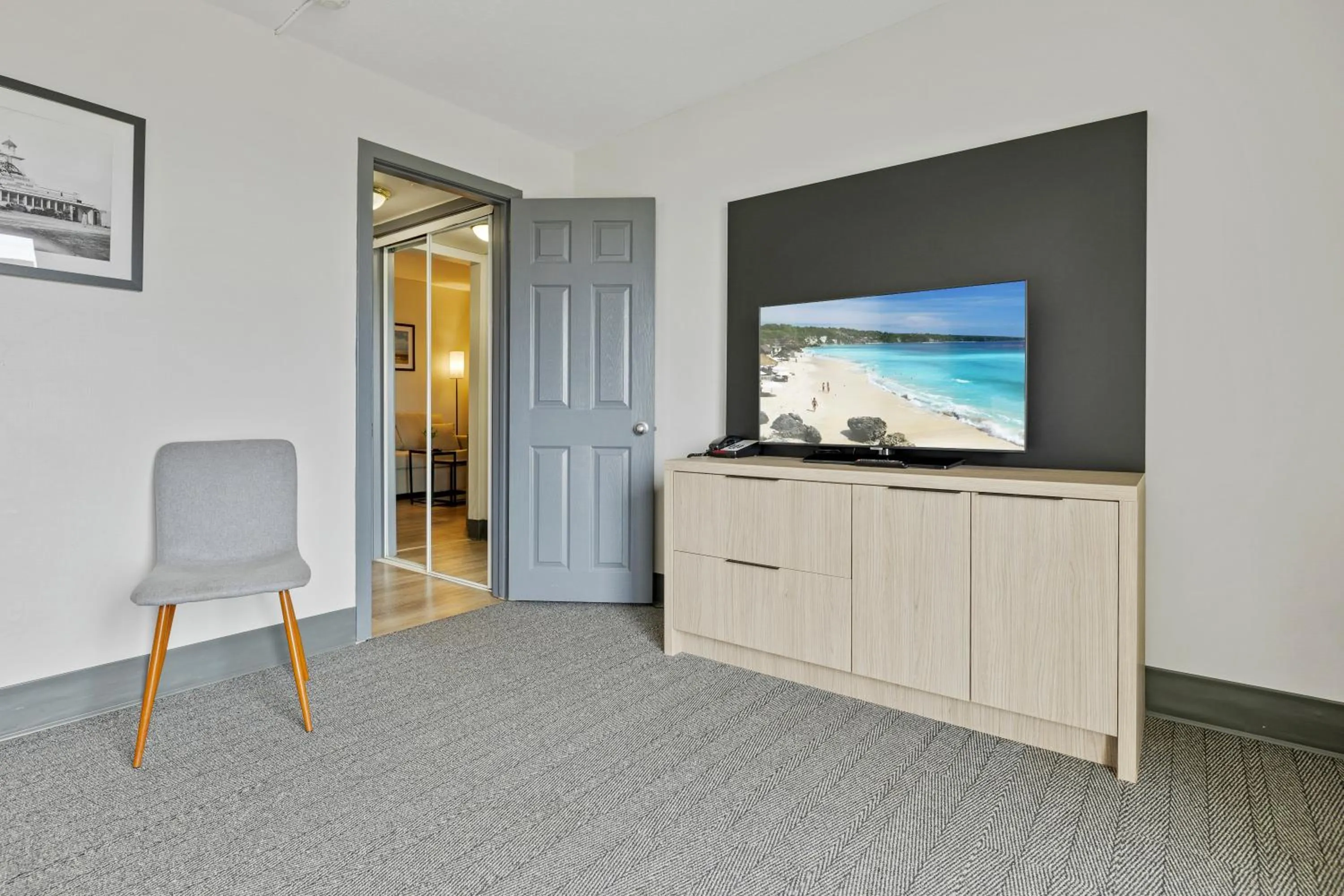 Bedroom in The Jordan Hotel Ramada by Wyndham