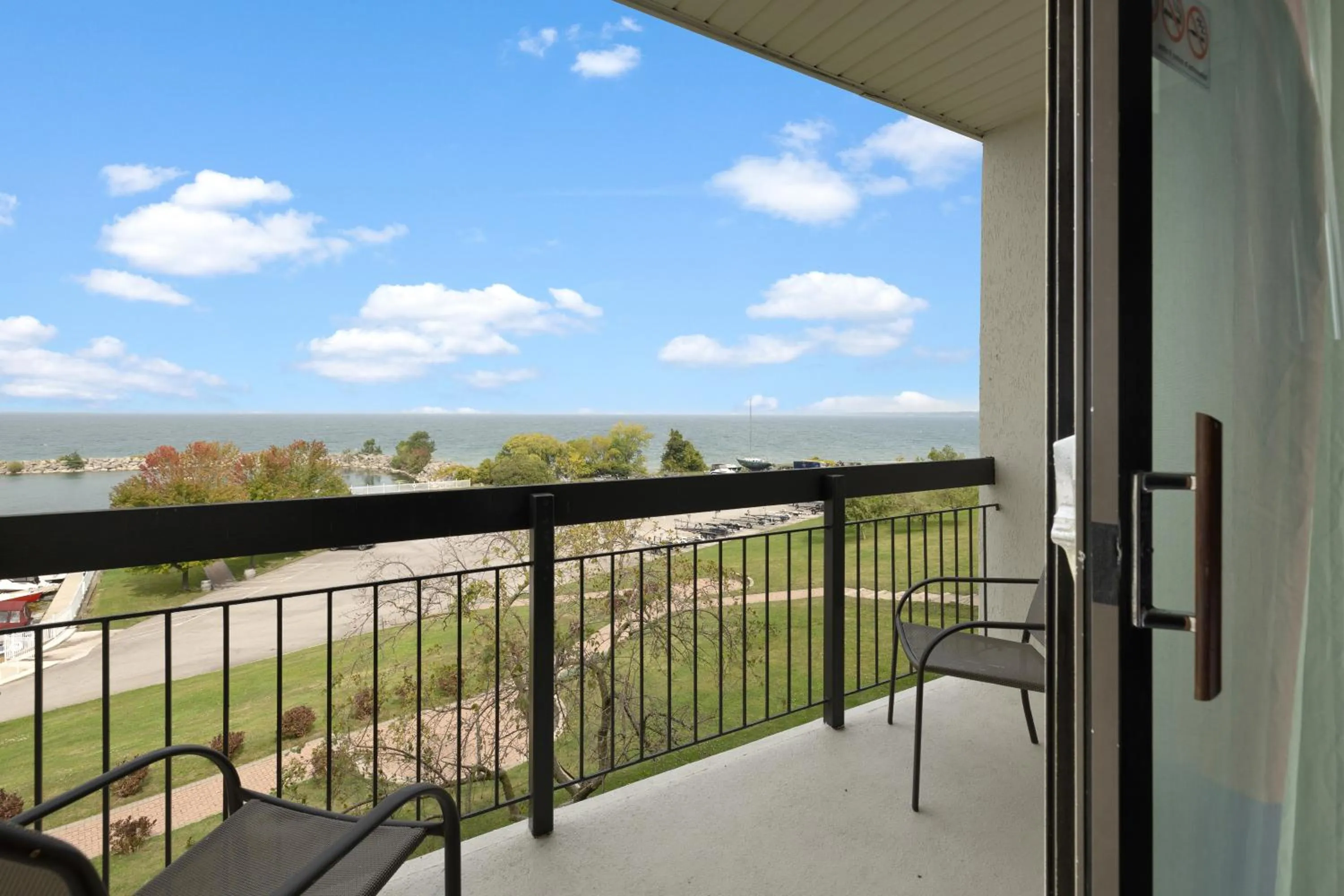 Balcony/Terrace in The Jordan Hotel Ramada by Wyndham