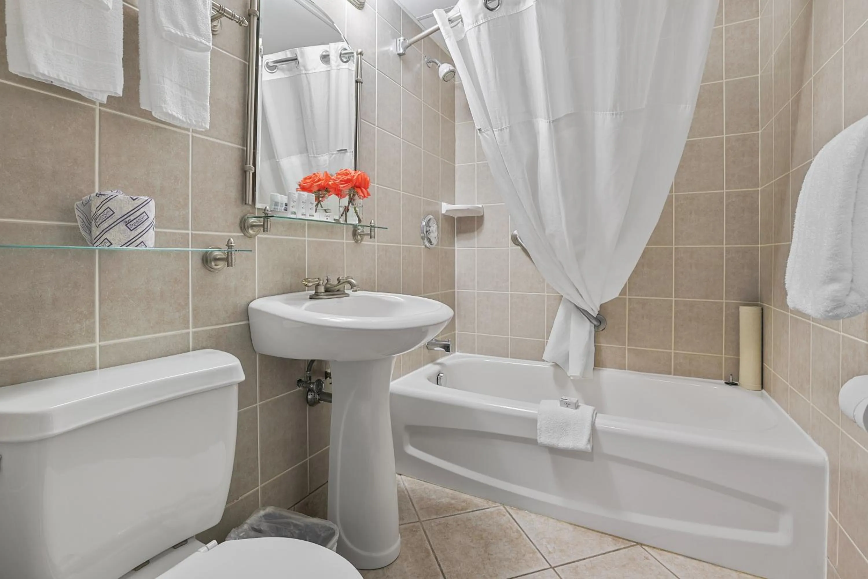 Bathroom in The Jordan Hotel Ramada by Wyndham