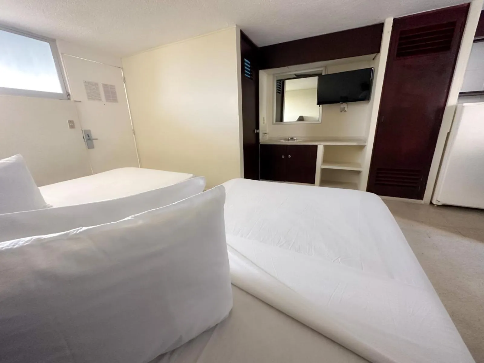 Property building, Bed in Alba Suites Acapulco