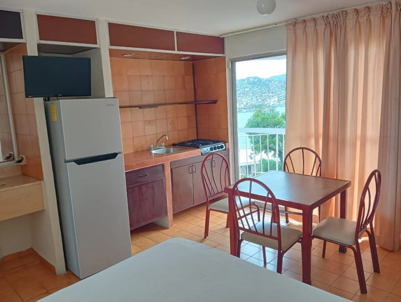 TV and multimedia in Alba Suites Acapulco