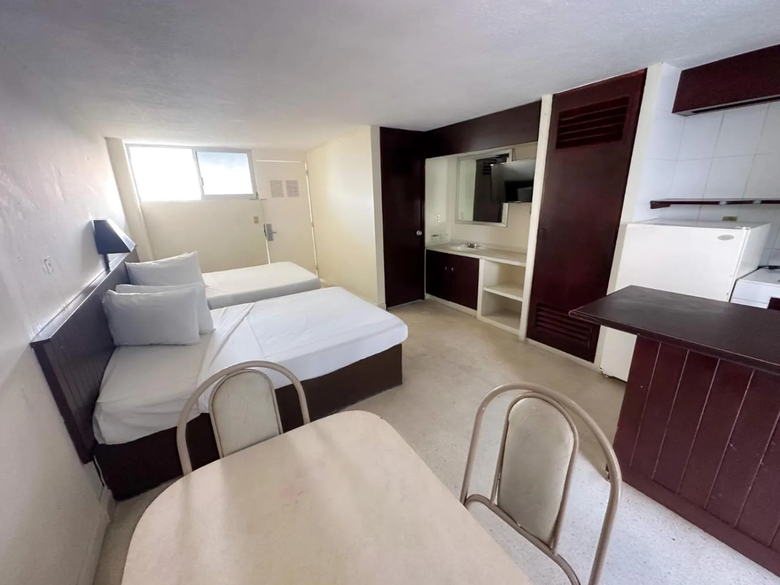 Property building, Bed in Alba Suites Acapulco