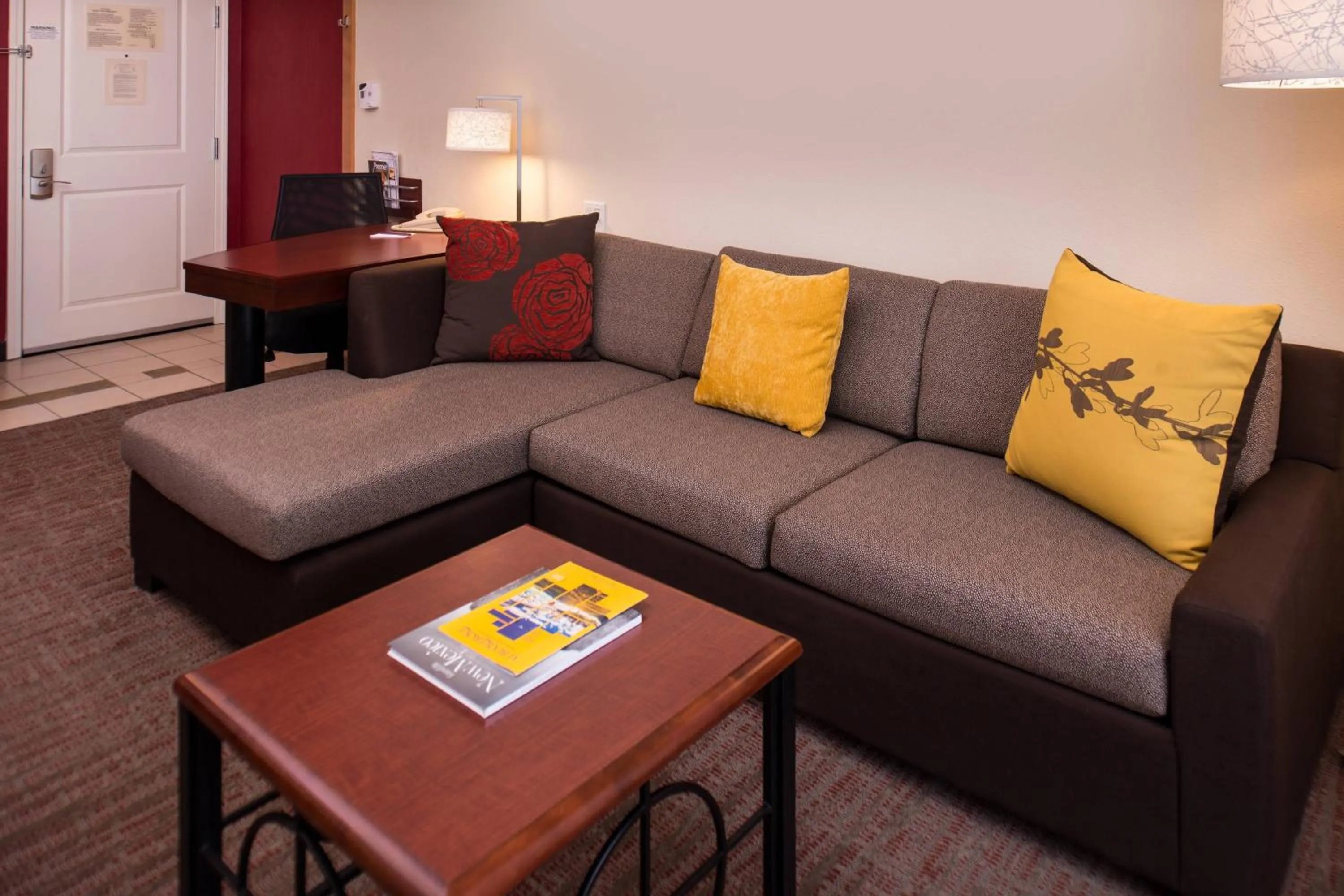 Living room in Residence Inn by Marriott Albuquerque Airport