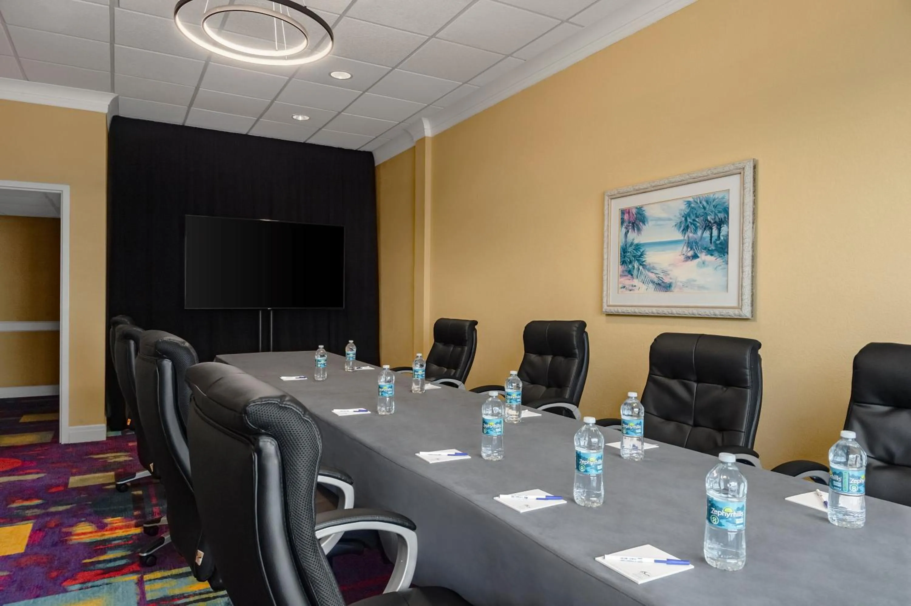 Business facilities in Dolphin Beach Resort