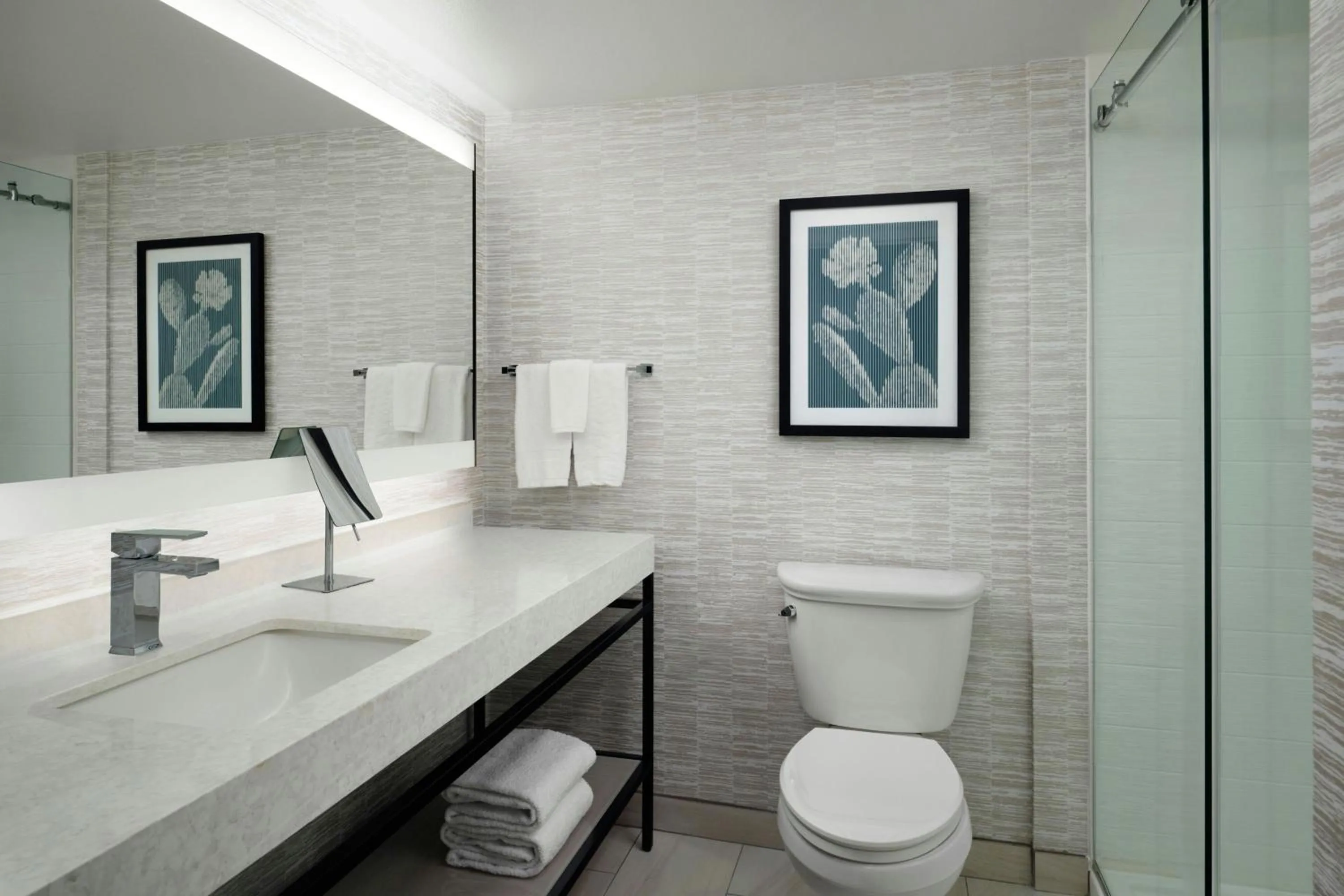 Bathroom in Albuquerque Marriott Pyramid North