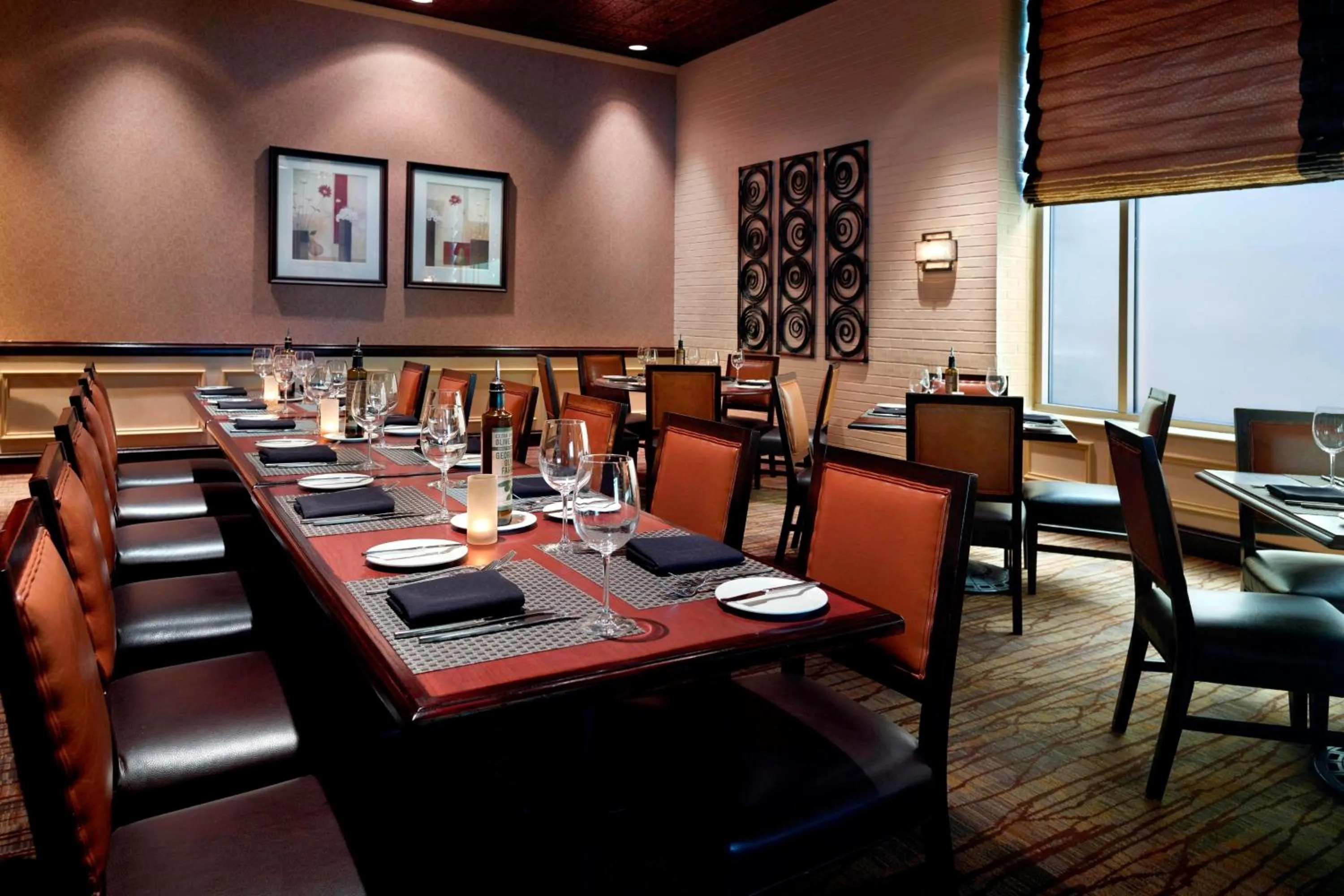 Restaurant/places to eat in Augusta Marriott at the Convention Center