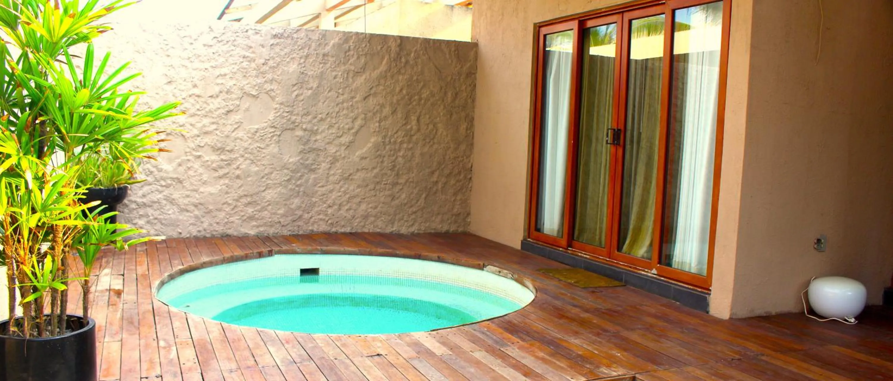 Photo of the whole room in Isla Tajín