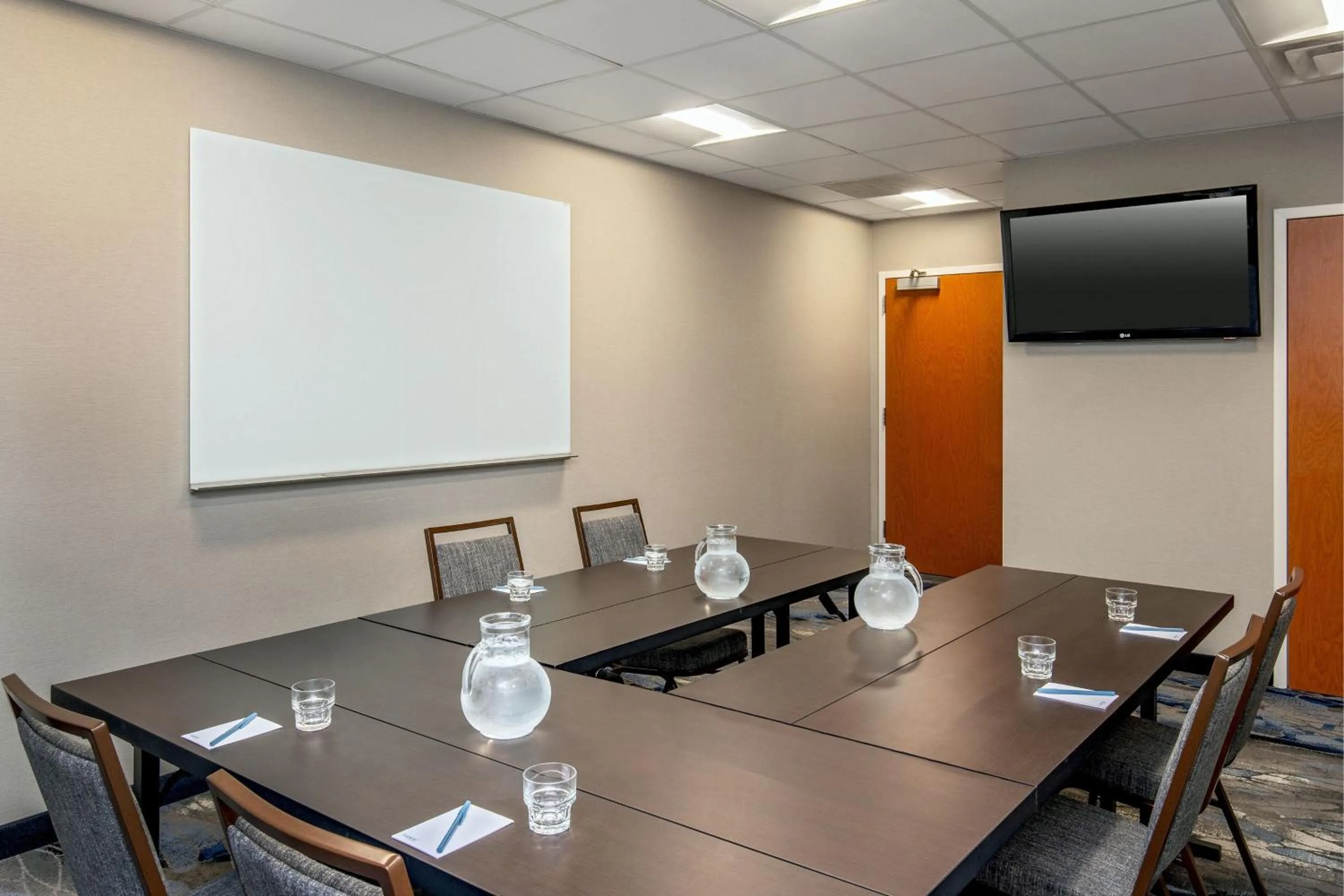Meeting/conference room in Fairfield Inn & Suites by Marriott Saratoga Malta