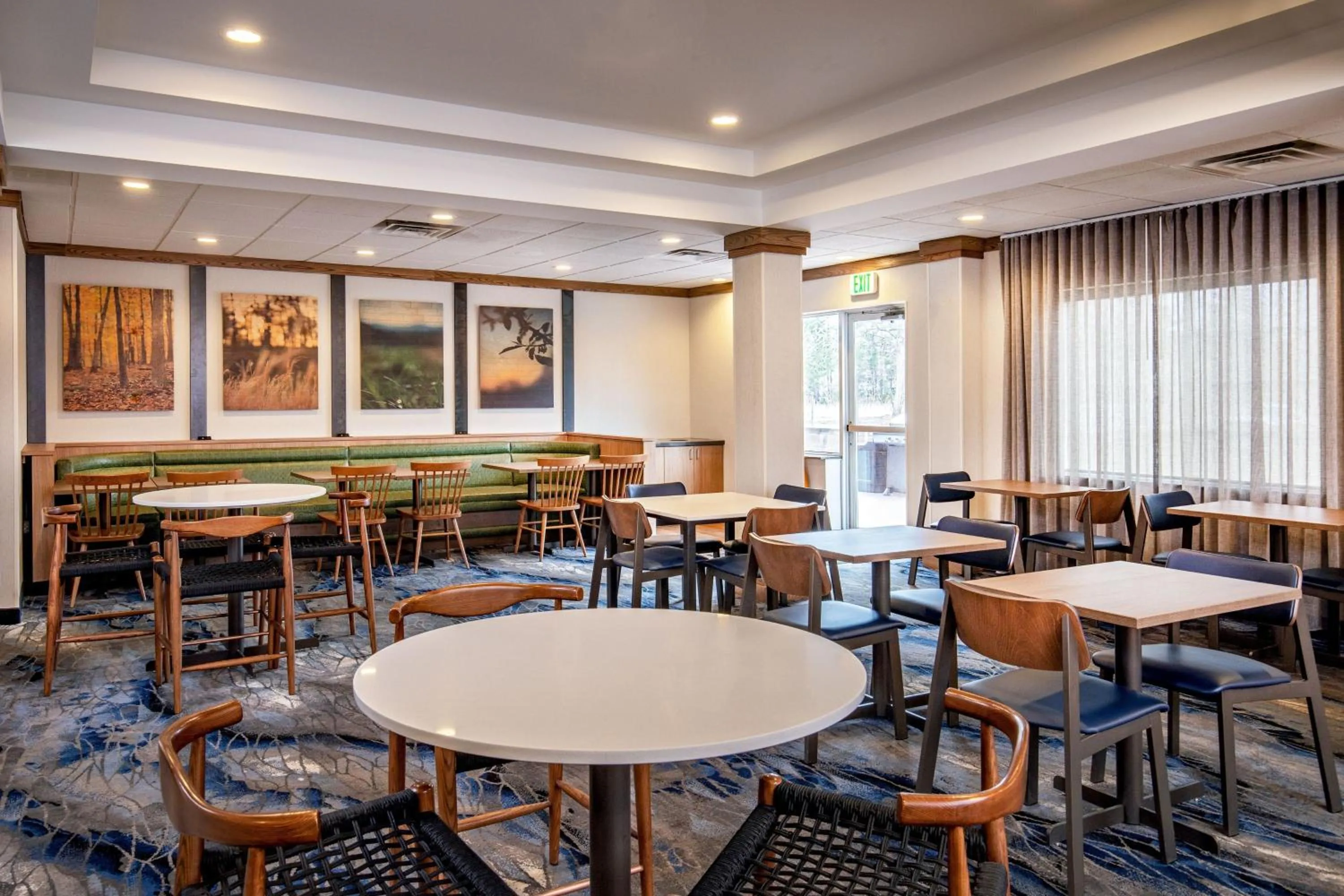 Restaurant/places to eat in Fairfield Inn & Suites by Marriott Saratoga Malta