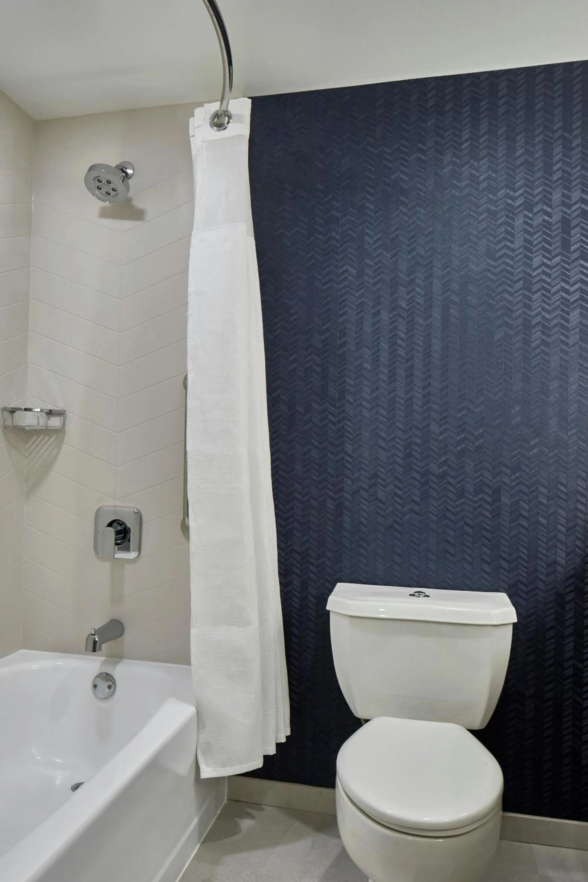Bathroom in Fairfield Inn & Suites by Marriott Albany Airport