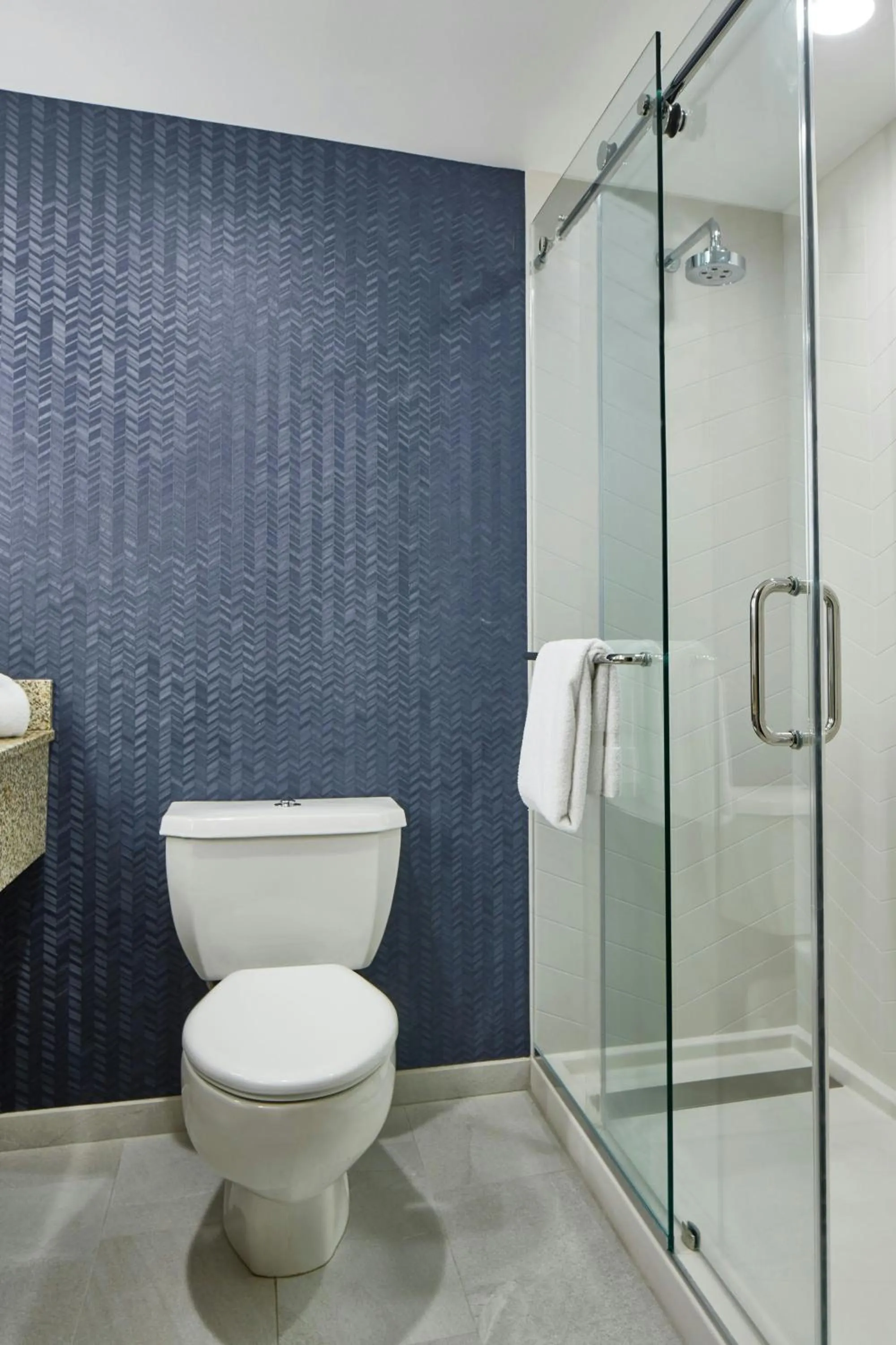 Bathroom in Fairfield Inn & Suites by Marriott Albany Airport