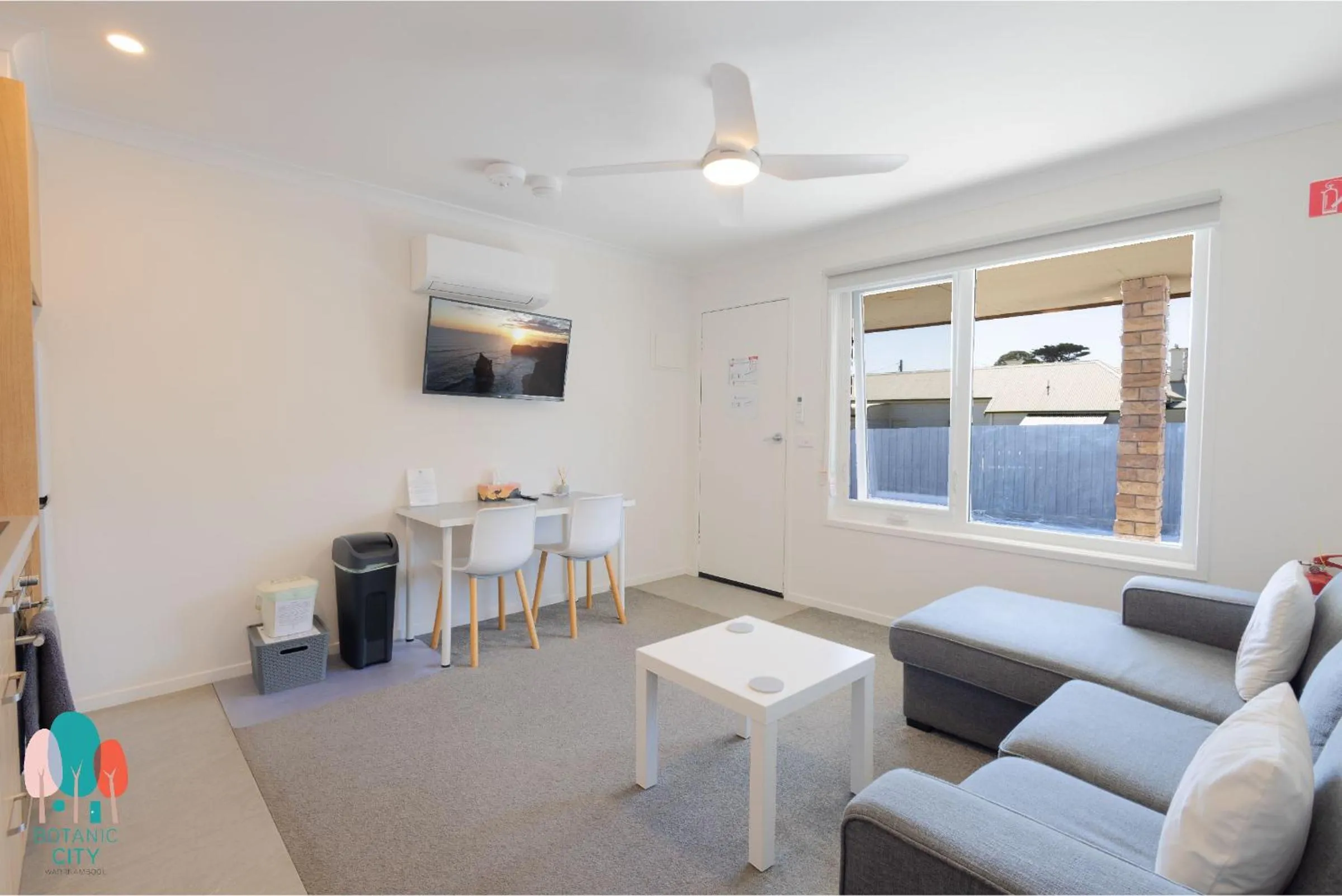 TV and multimedia in Botanic City Apartments