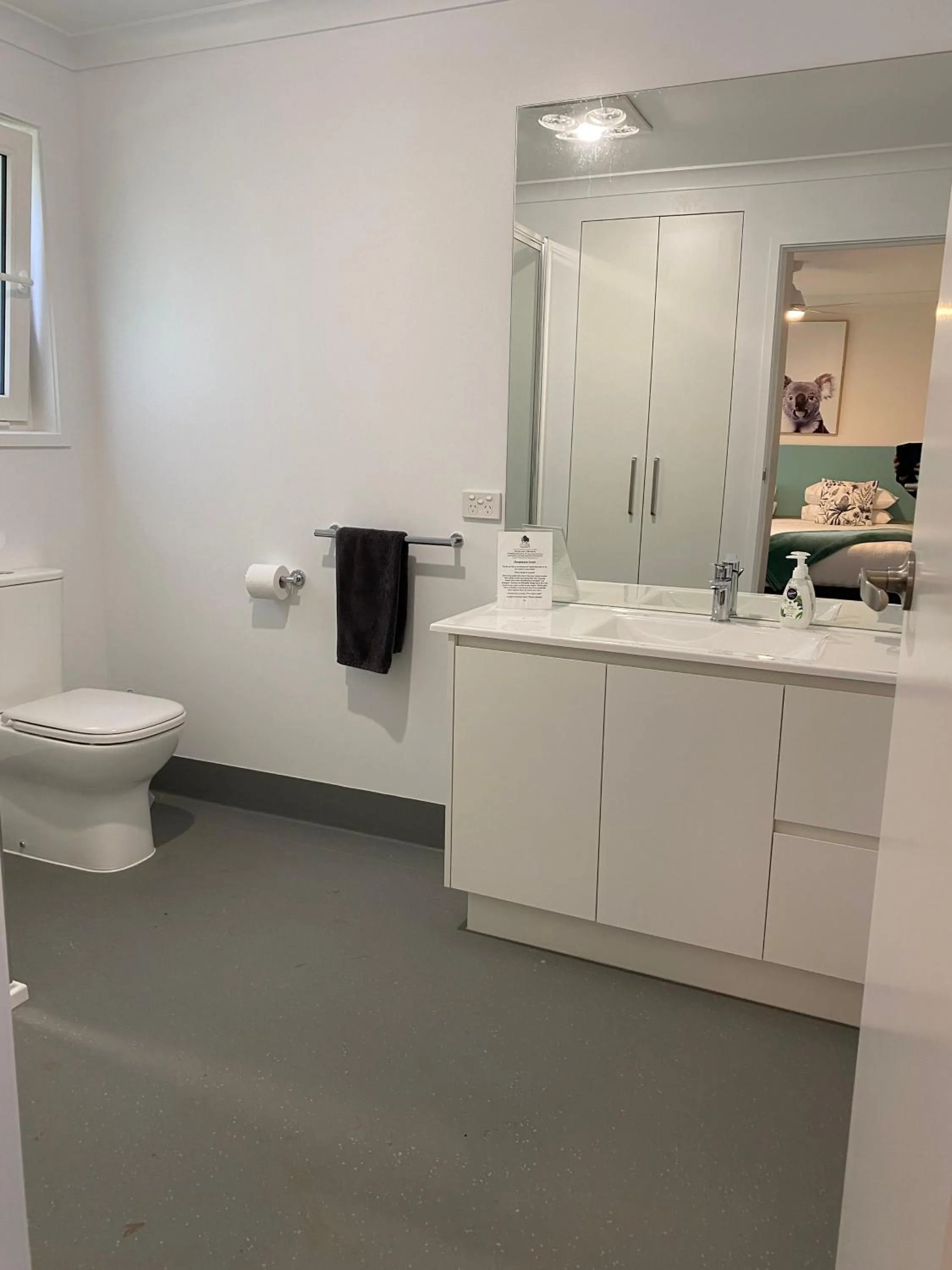 Toilet in Botanic City Apartments