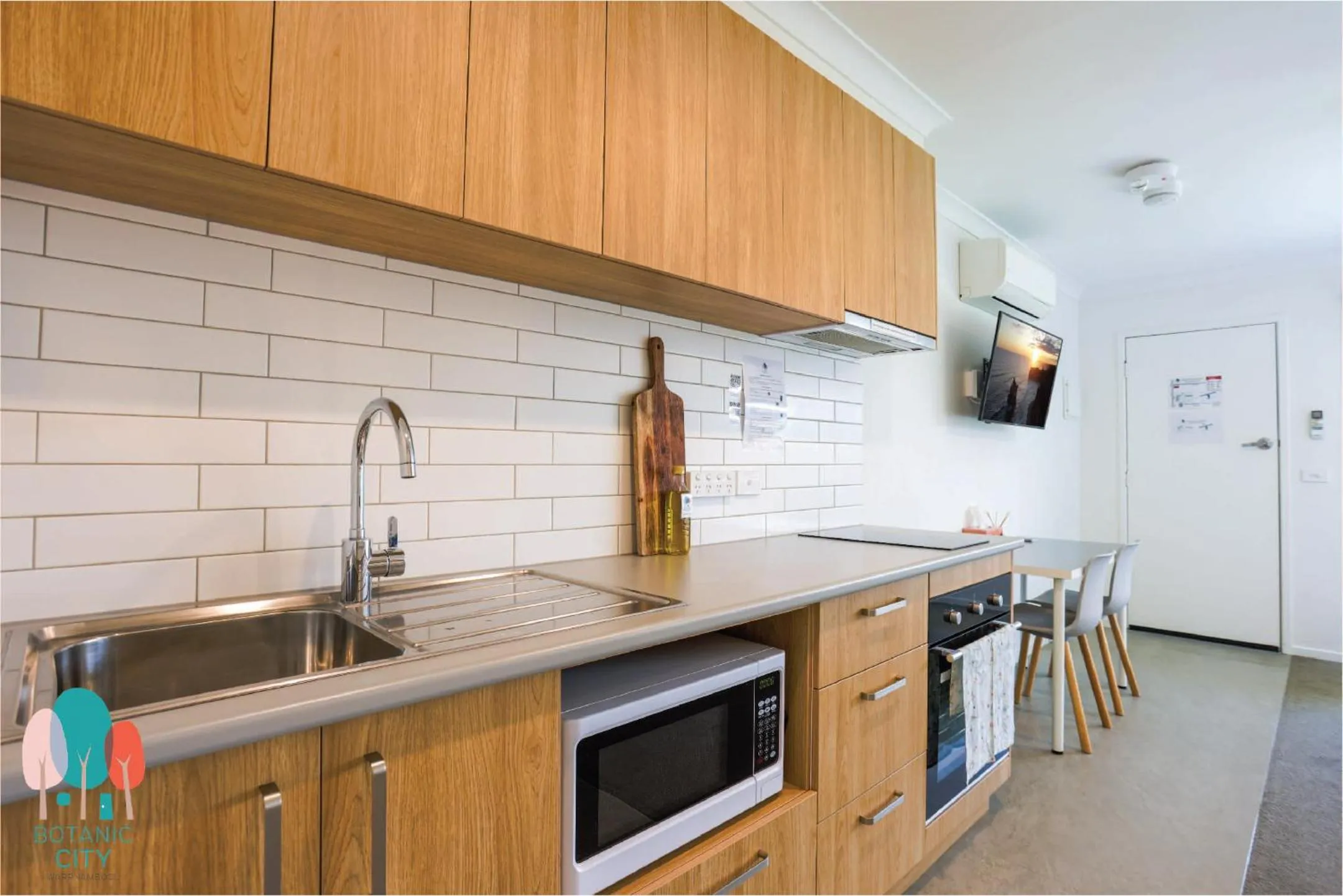 Kitchen or kitchenette in Botanic City Apartments