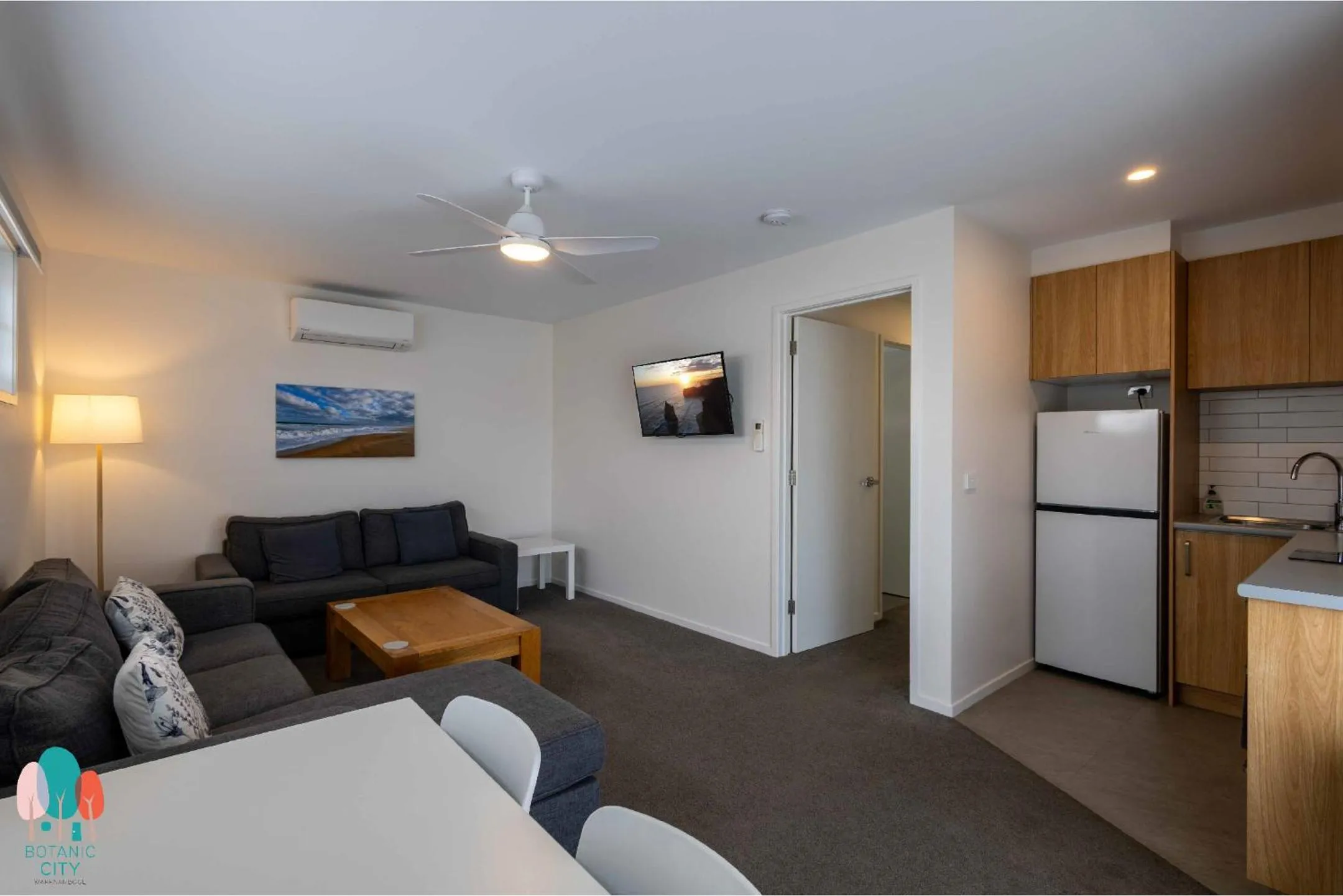TV and multimedia in Botanic City Apartments