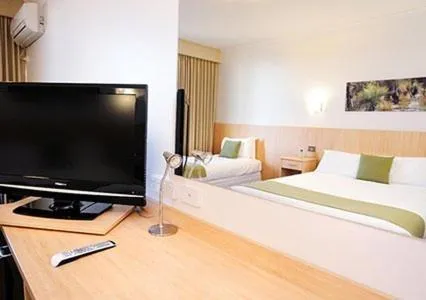 TV and multimedia, Bed in The Capital Horsham