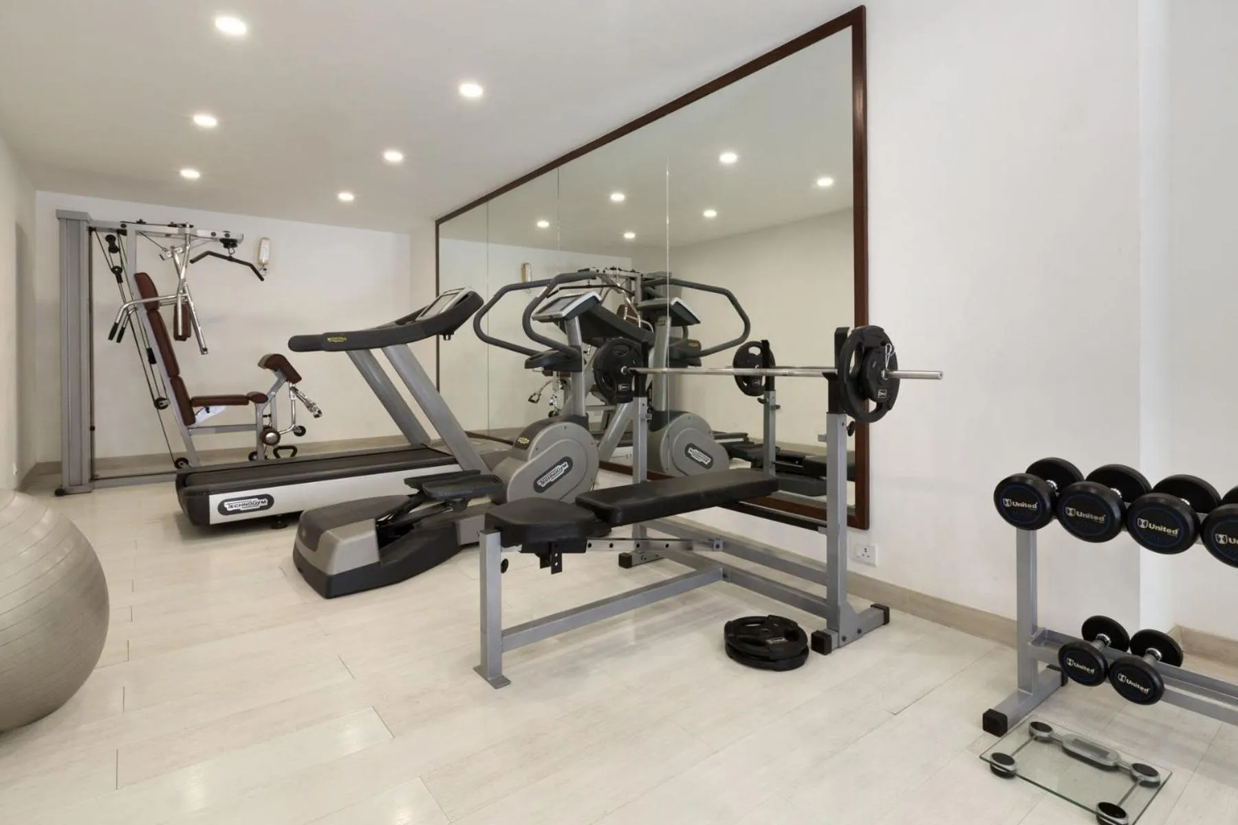 Fitness centre/facilities in Regenta Place Bangalore, Cunningham Road