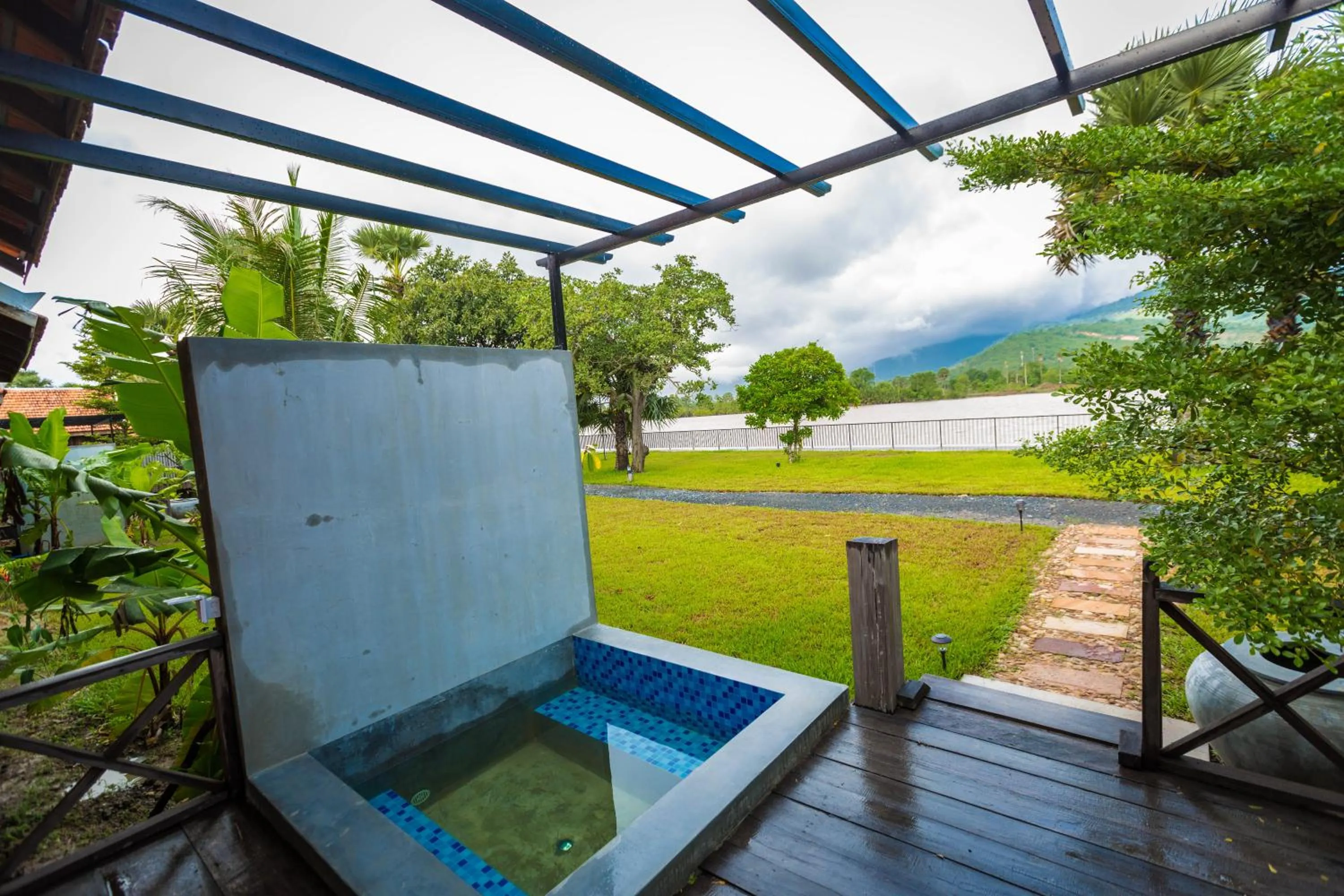Public Bath in Kampot River Residence