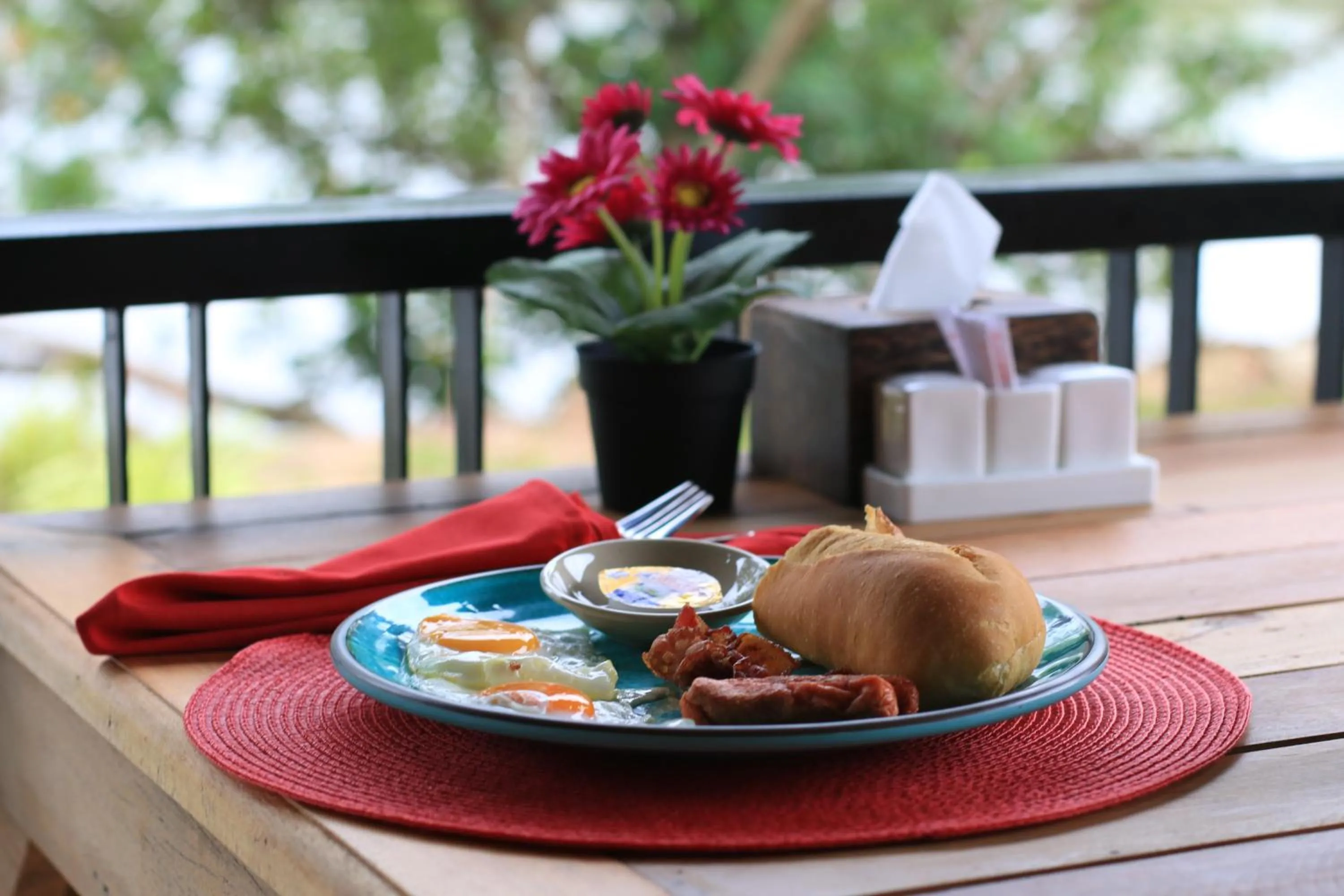 Breakfast in Kampot River Residence