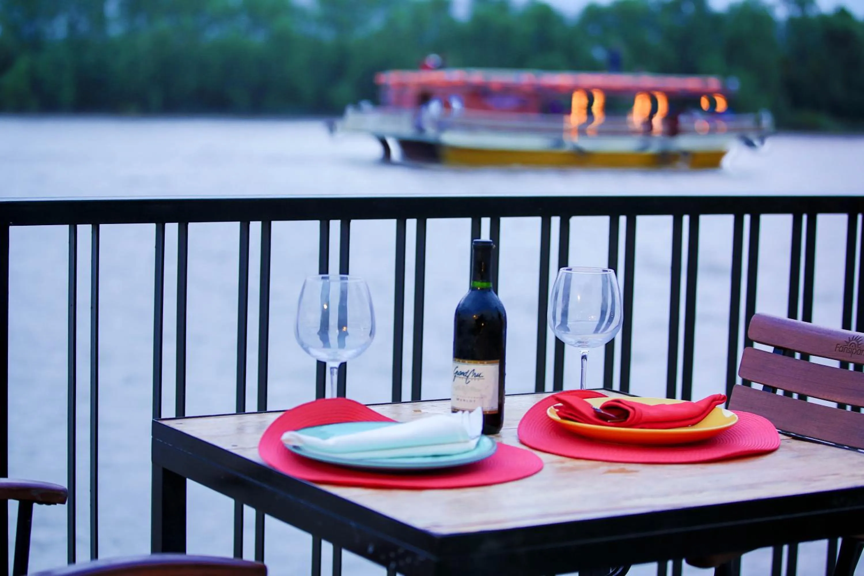 Restaurant/places to eat in Kampot River Residence