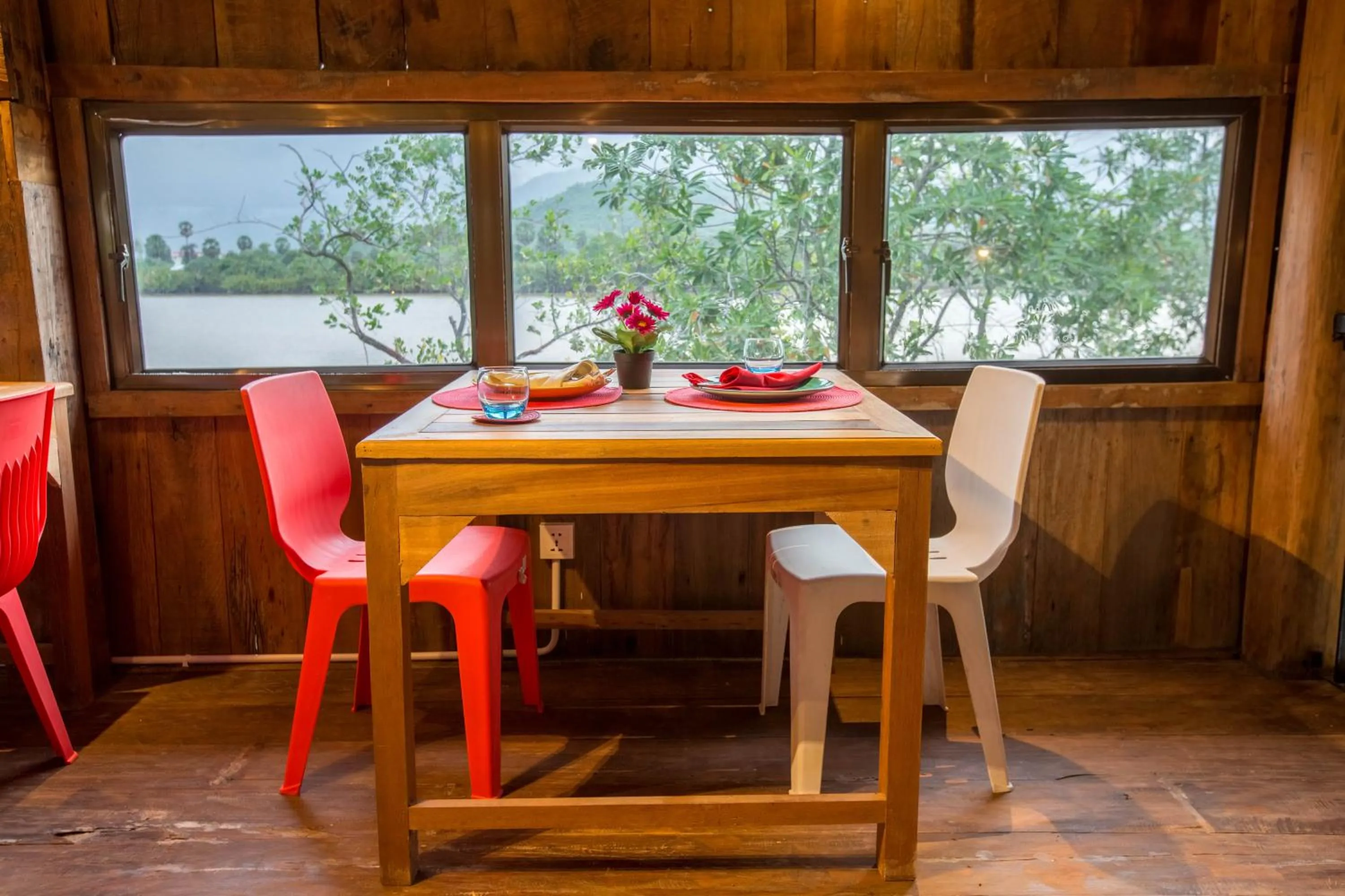 Restaurant/places to eat in Kampot River Residence