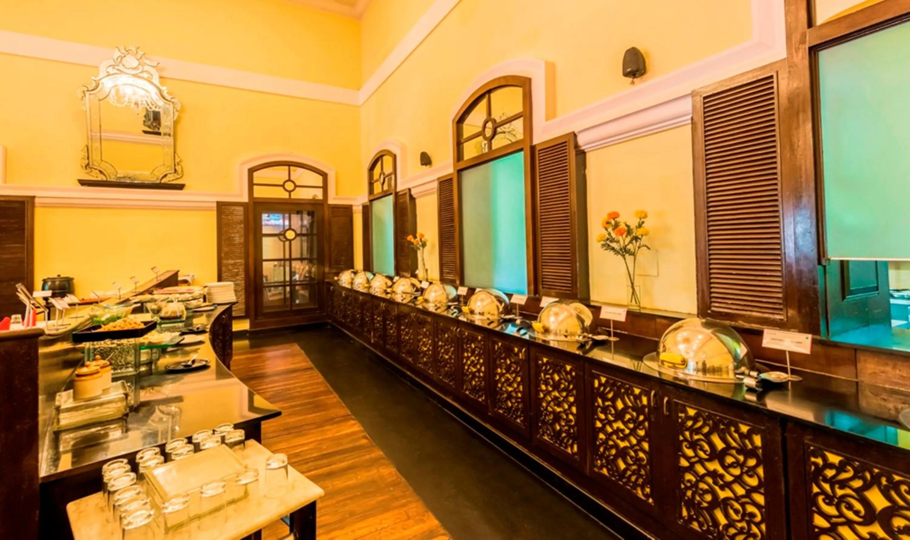 Restaurant/places to eat in Royal Orchid Metropole Mysore