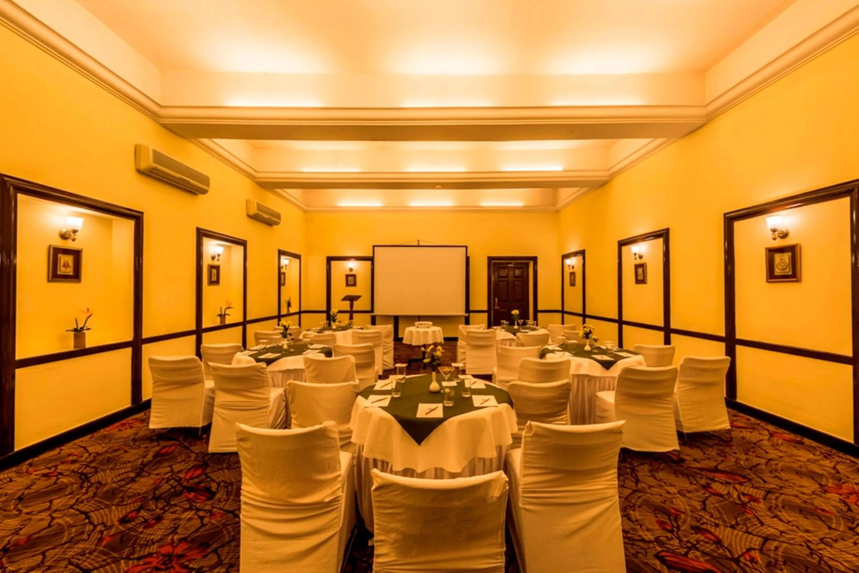 Banquet/Function facilities in Royal Orchid Metropole Mysore