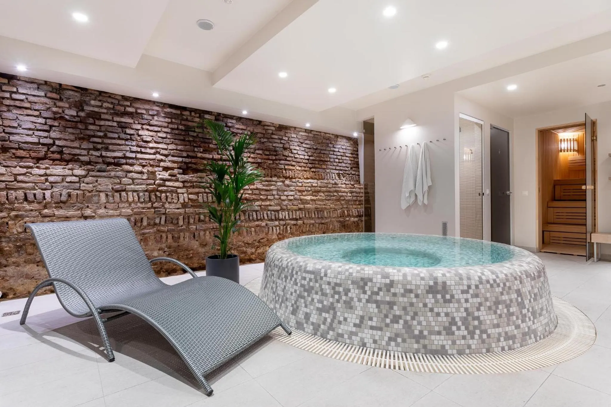 Hot Tub in City Hotels Rūdninkai