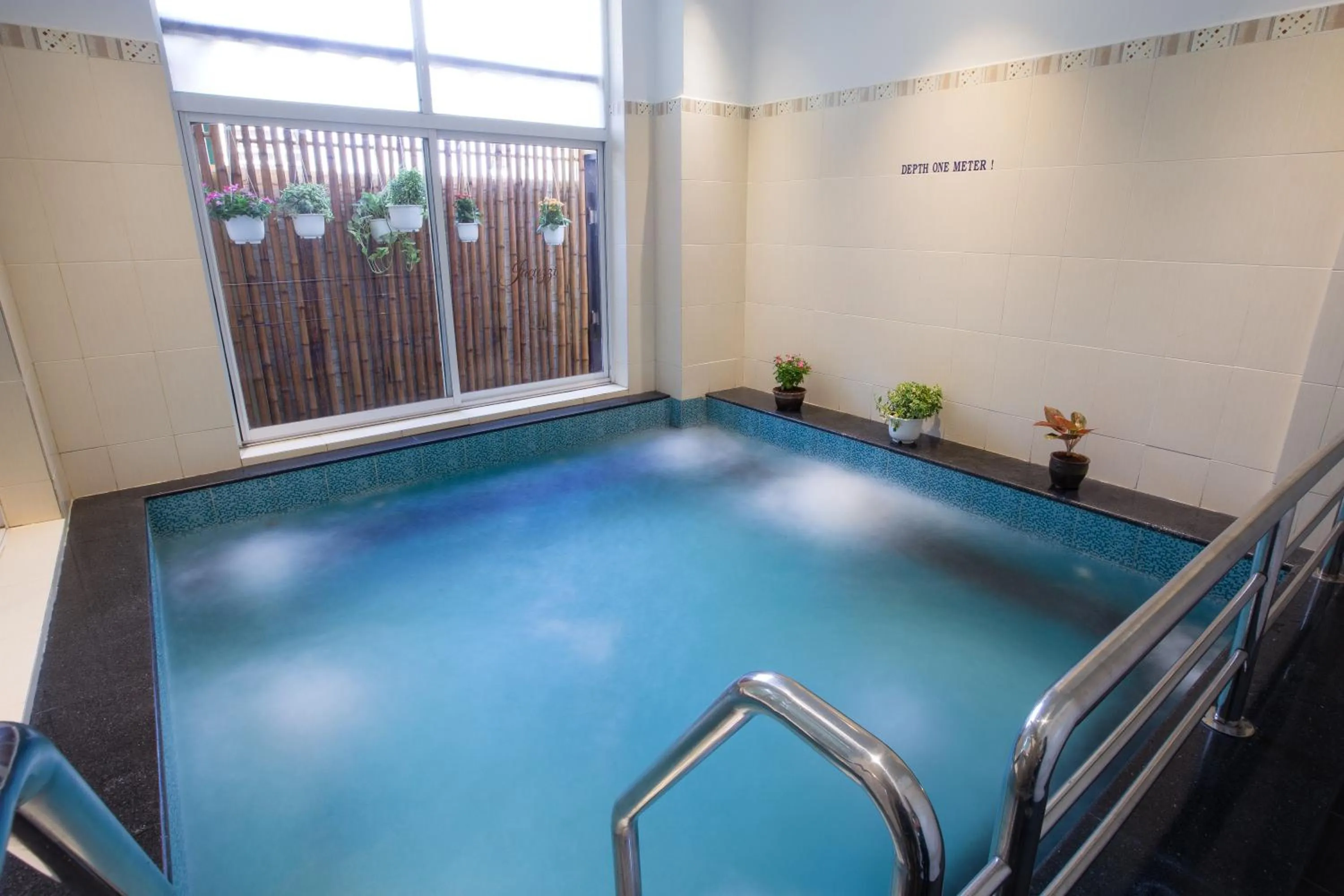 Hot Tub in Alba Hotel