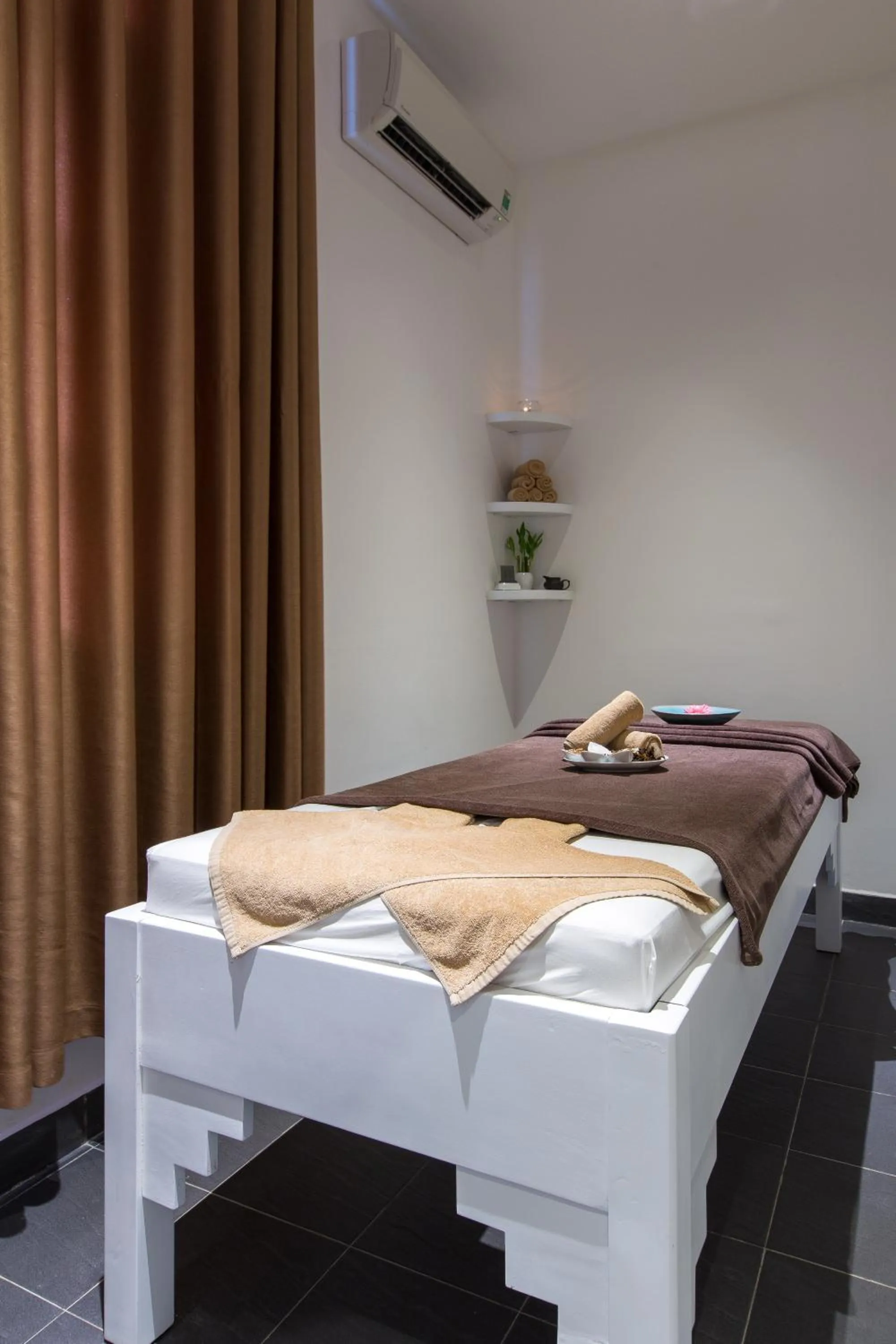Massage, Bed in Alba Hotel
