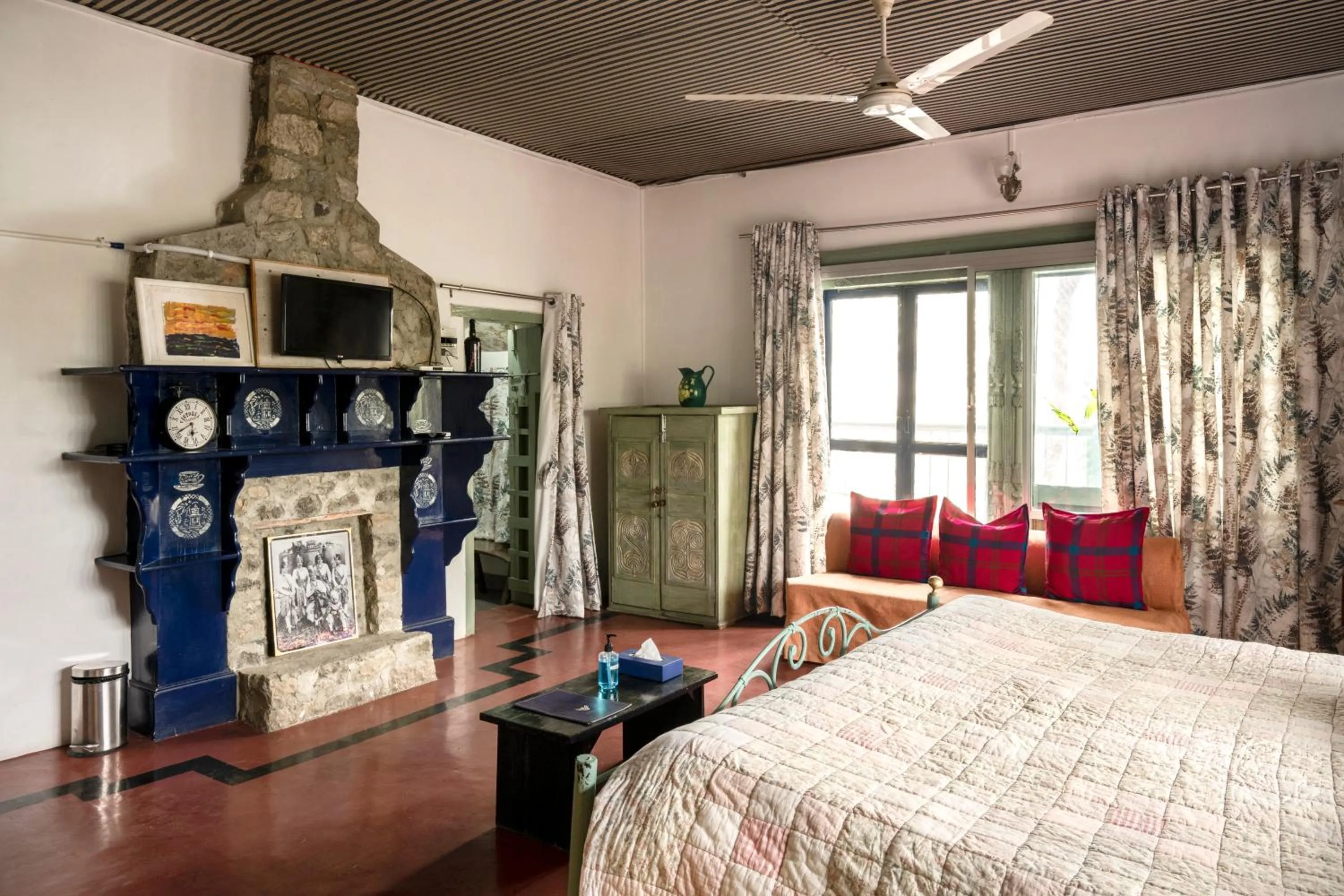 Bed in ROSASTAYS Jeolikote