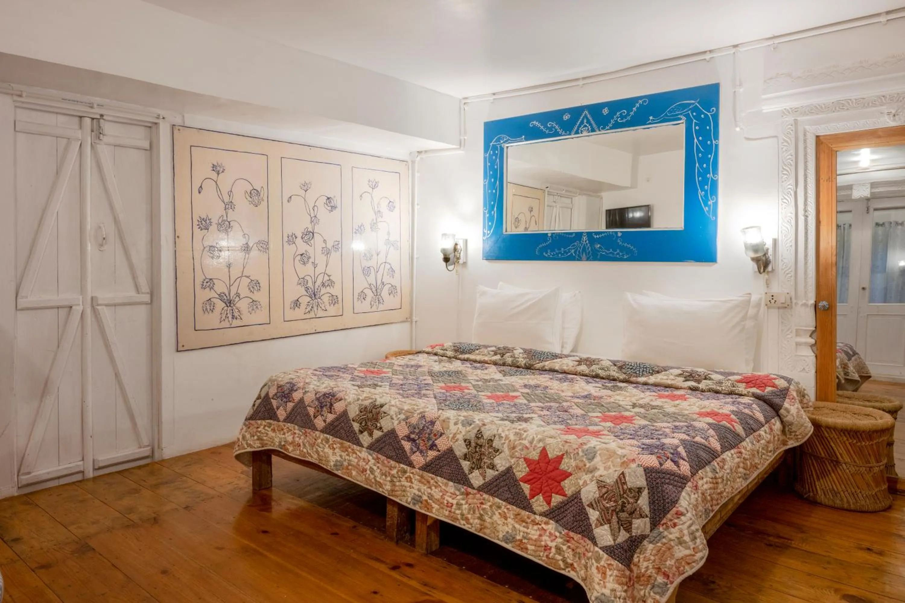 Bed in ROSASTAYS Jeolikote