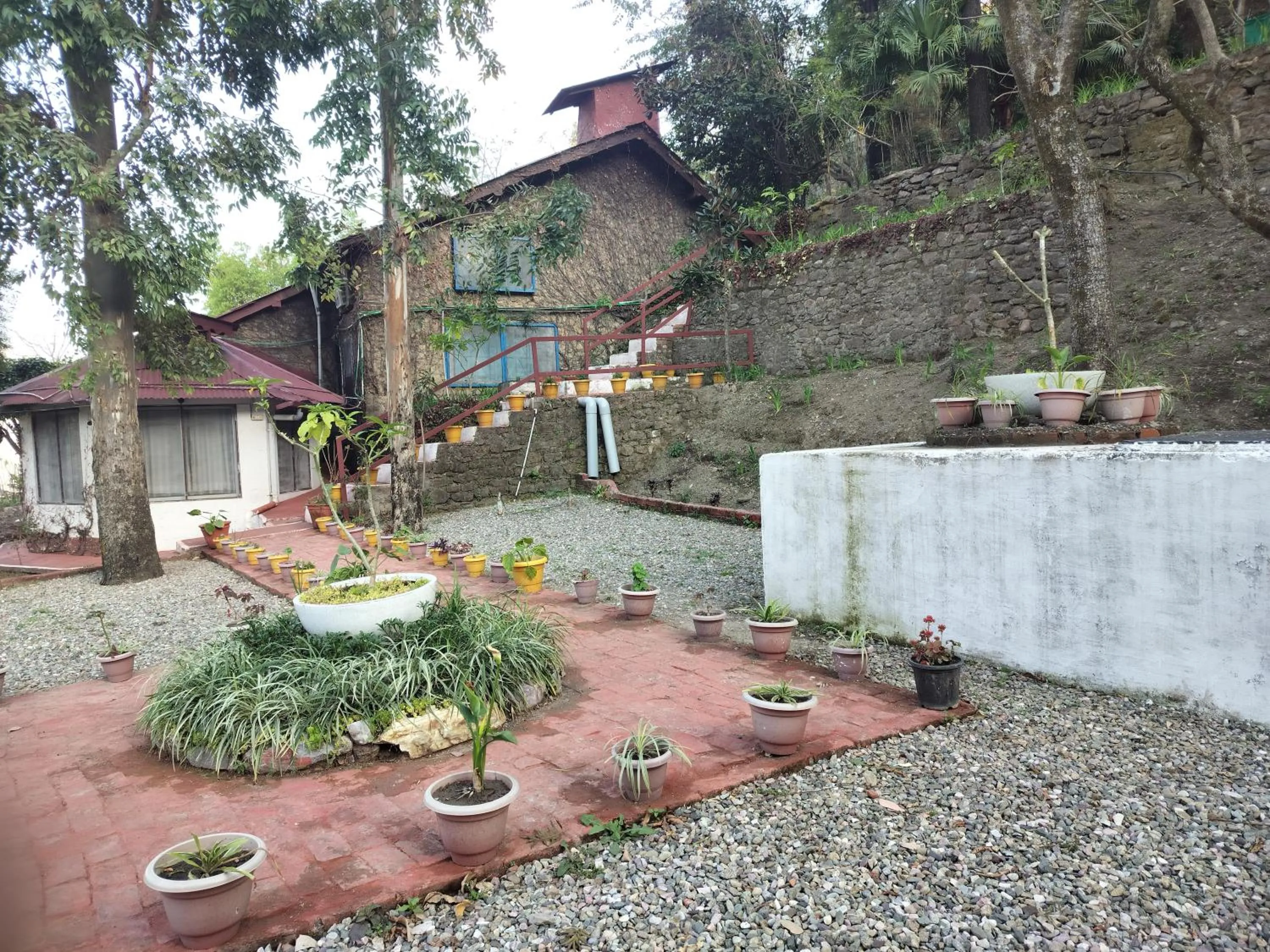 Garden view in ROSASTAYS Jeolikote