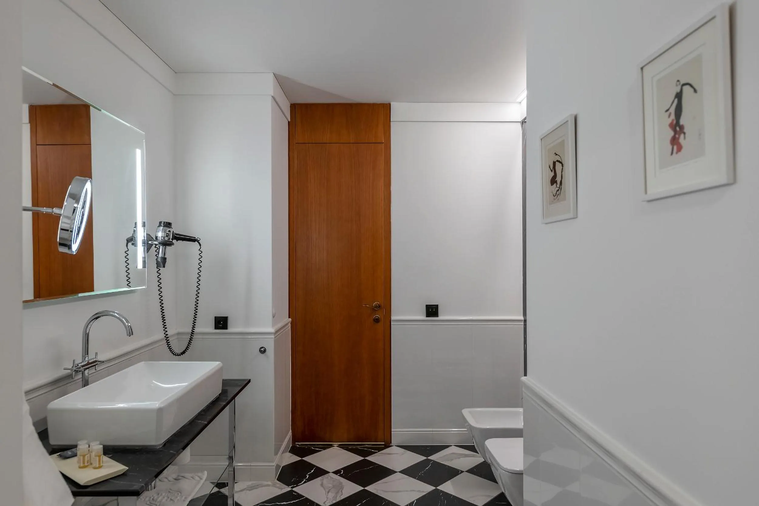 Shower in Grotthuss Boutique Hotel Vilnius