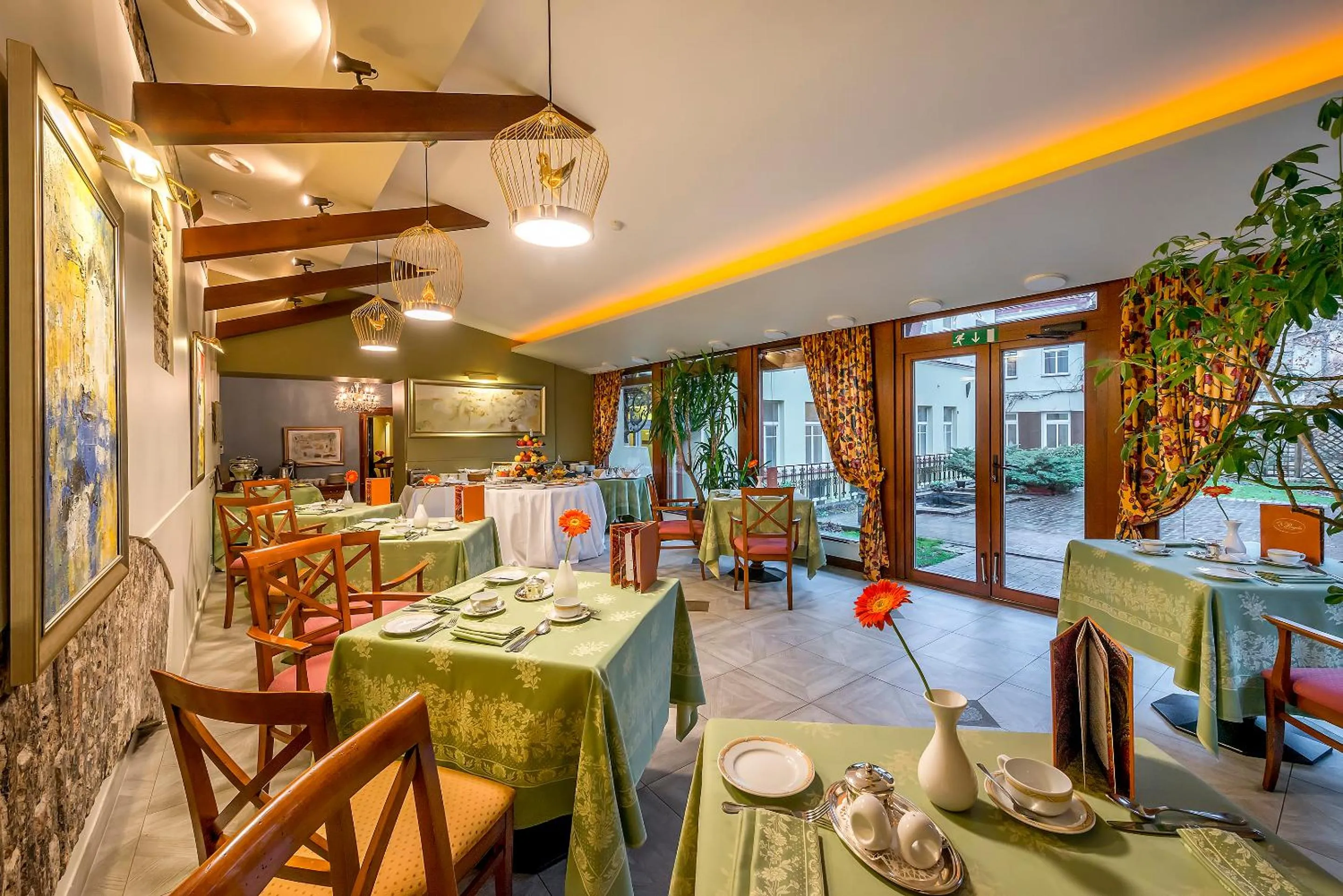 Restaurant/places to eat in Grotthuss Boutique Hotel Vilnius