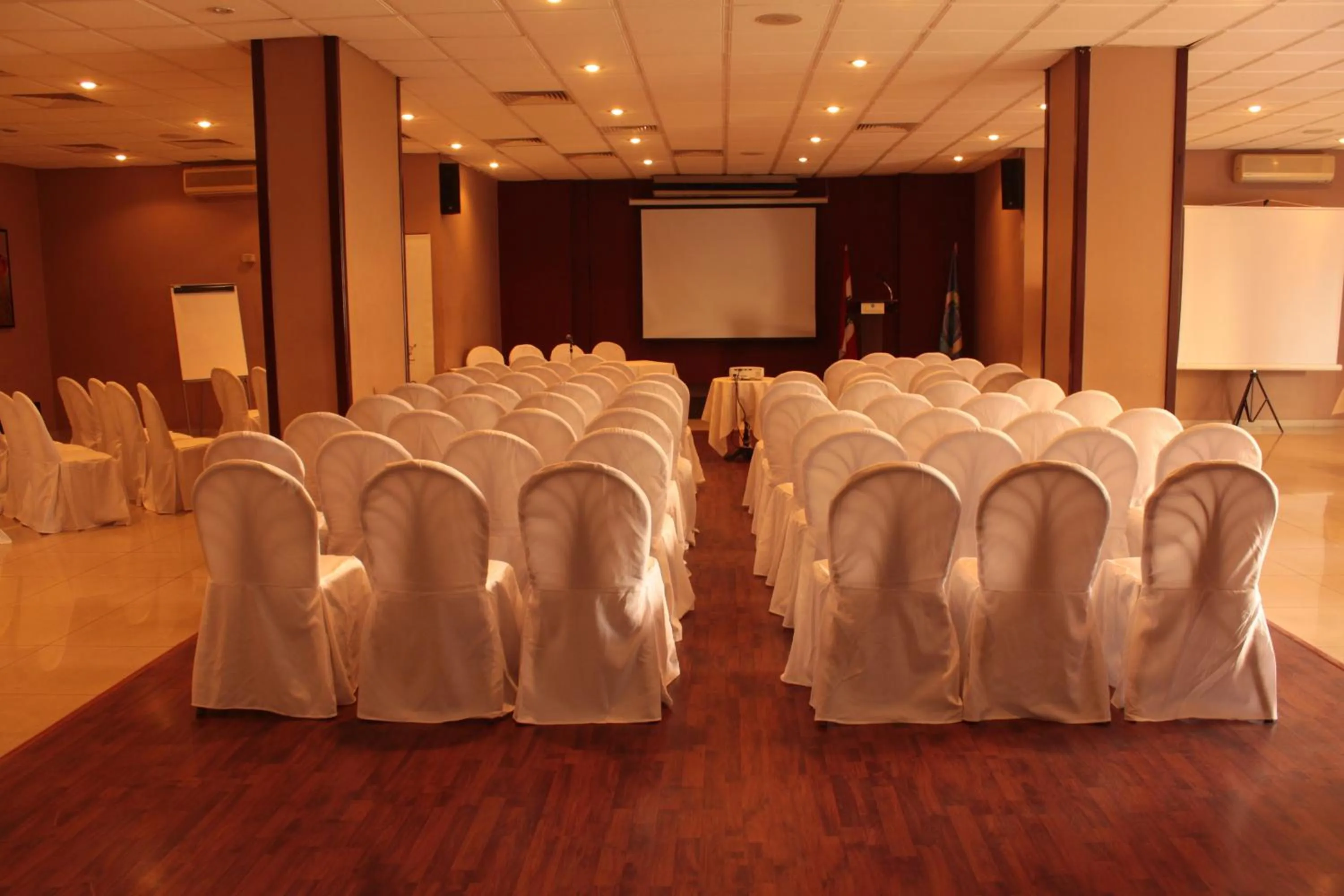 Business facilities in Cosmopolitan Hotel