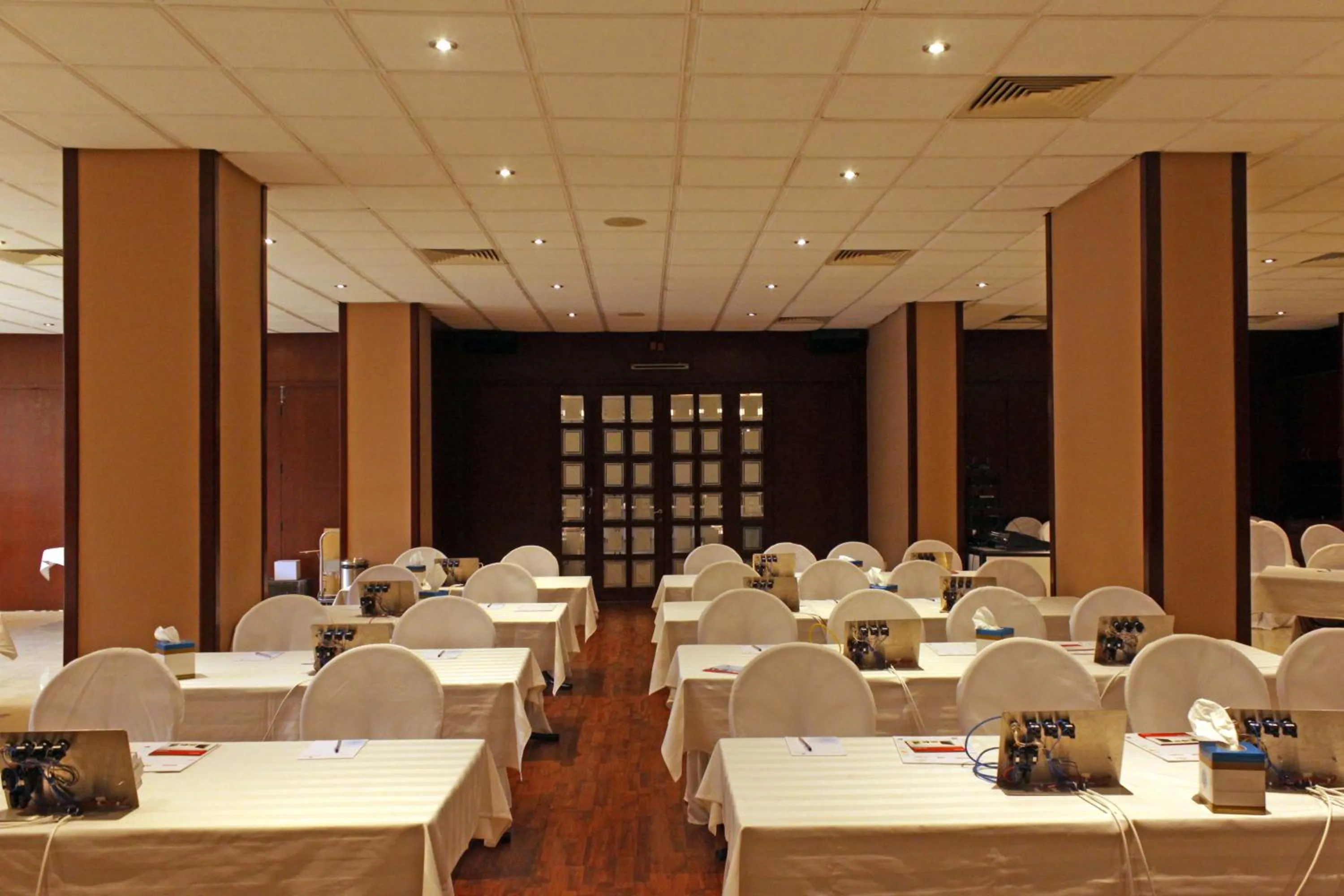 Property building in Cosmopolitan Hotel