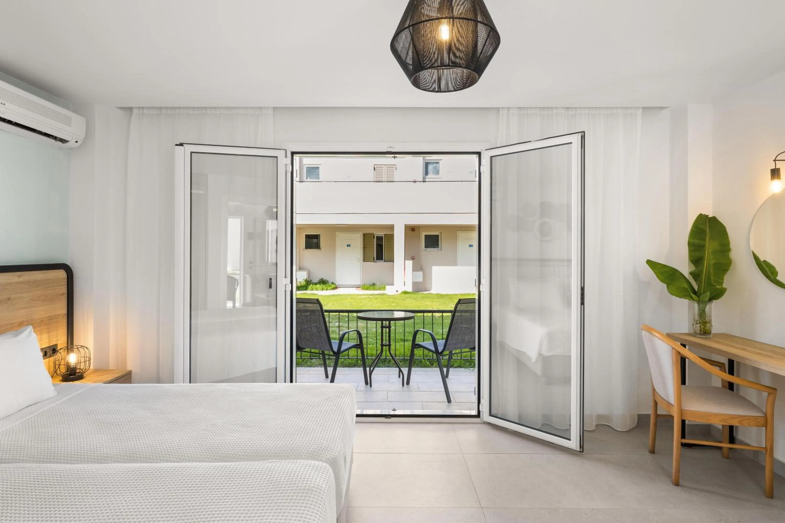 Photo of the whole room, Bed in White Olive Marine Aquapark