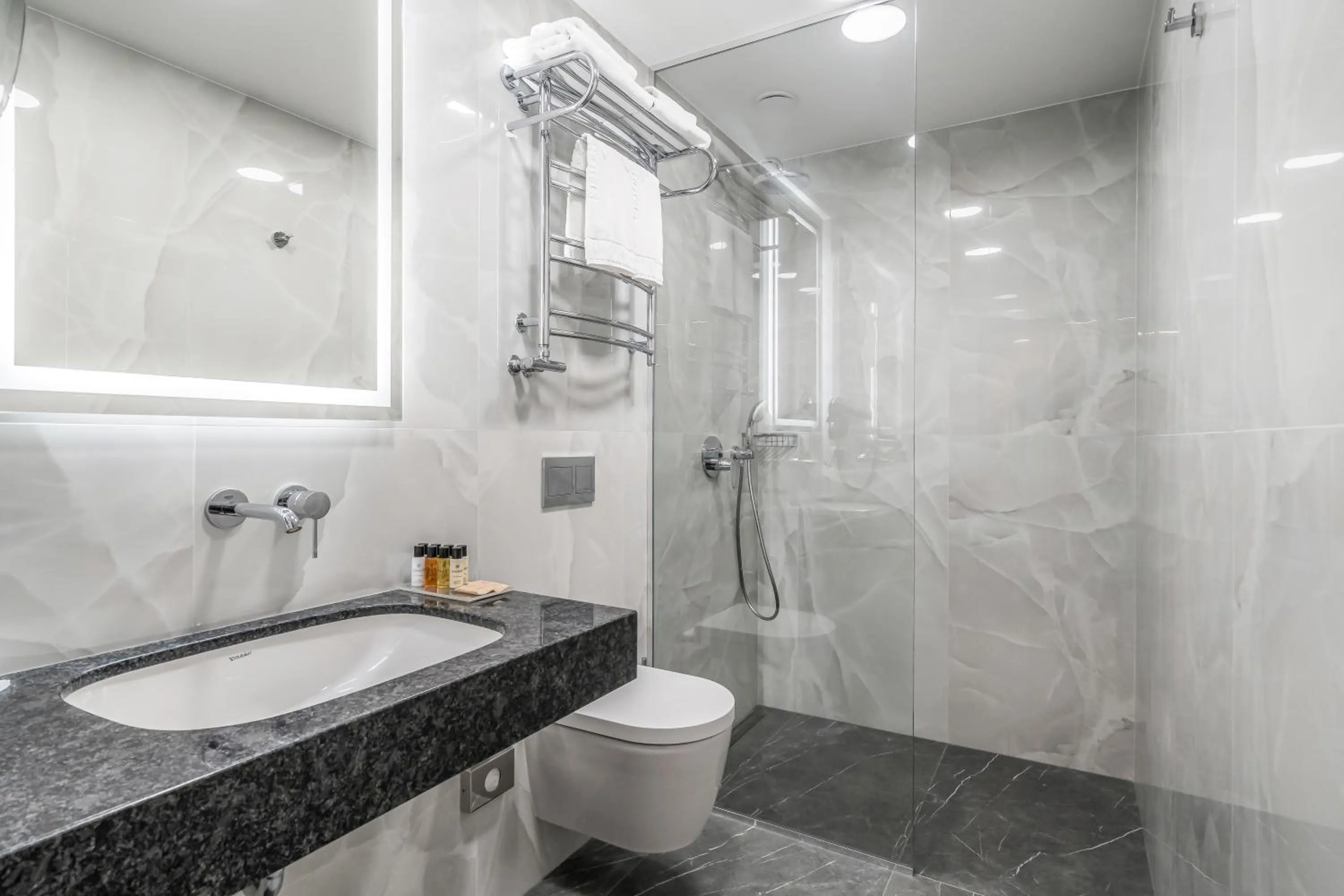 Bathroom in Congress Hotel