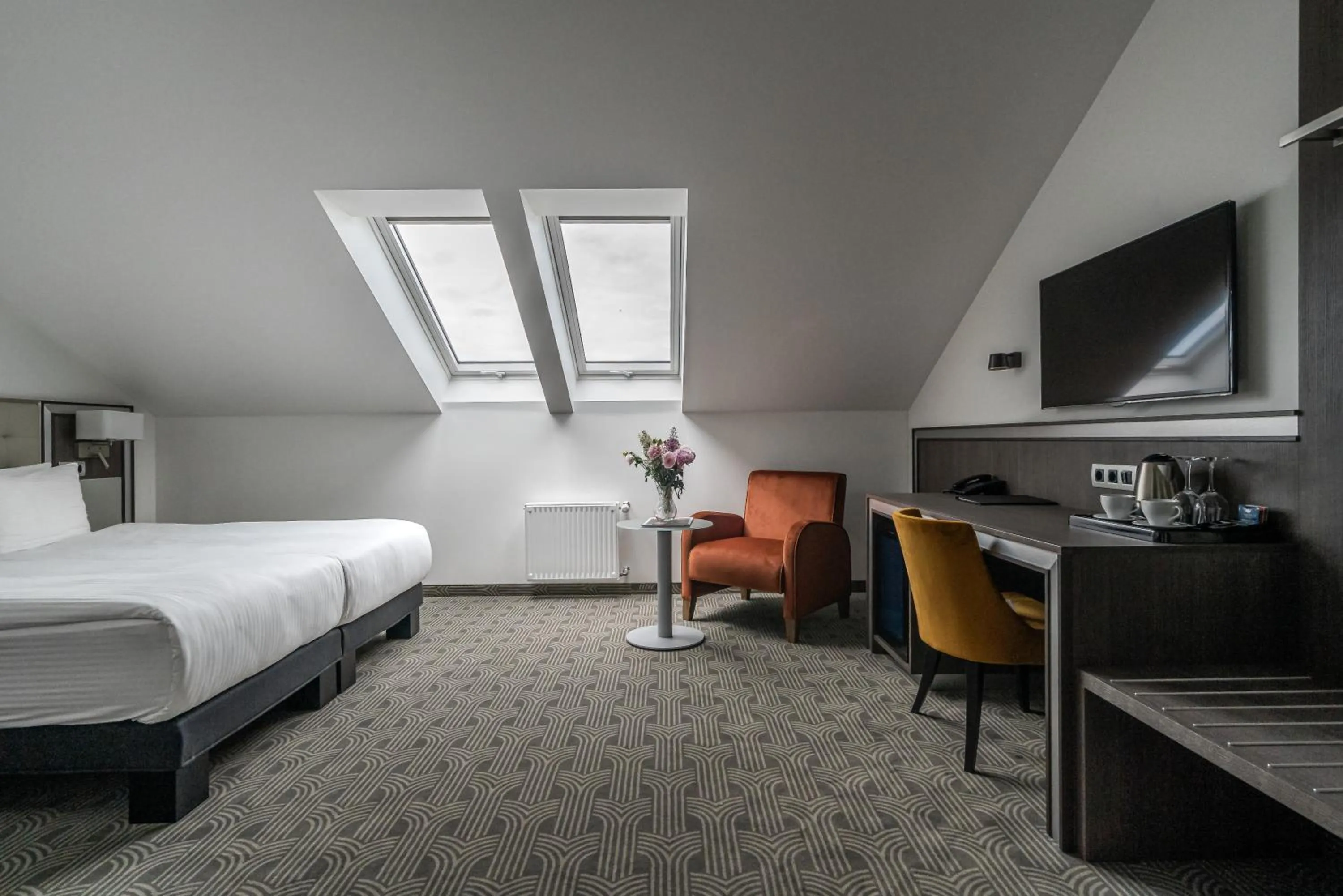 Seating area, Bed in Congress Hotel