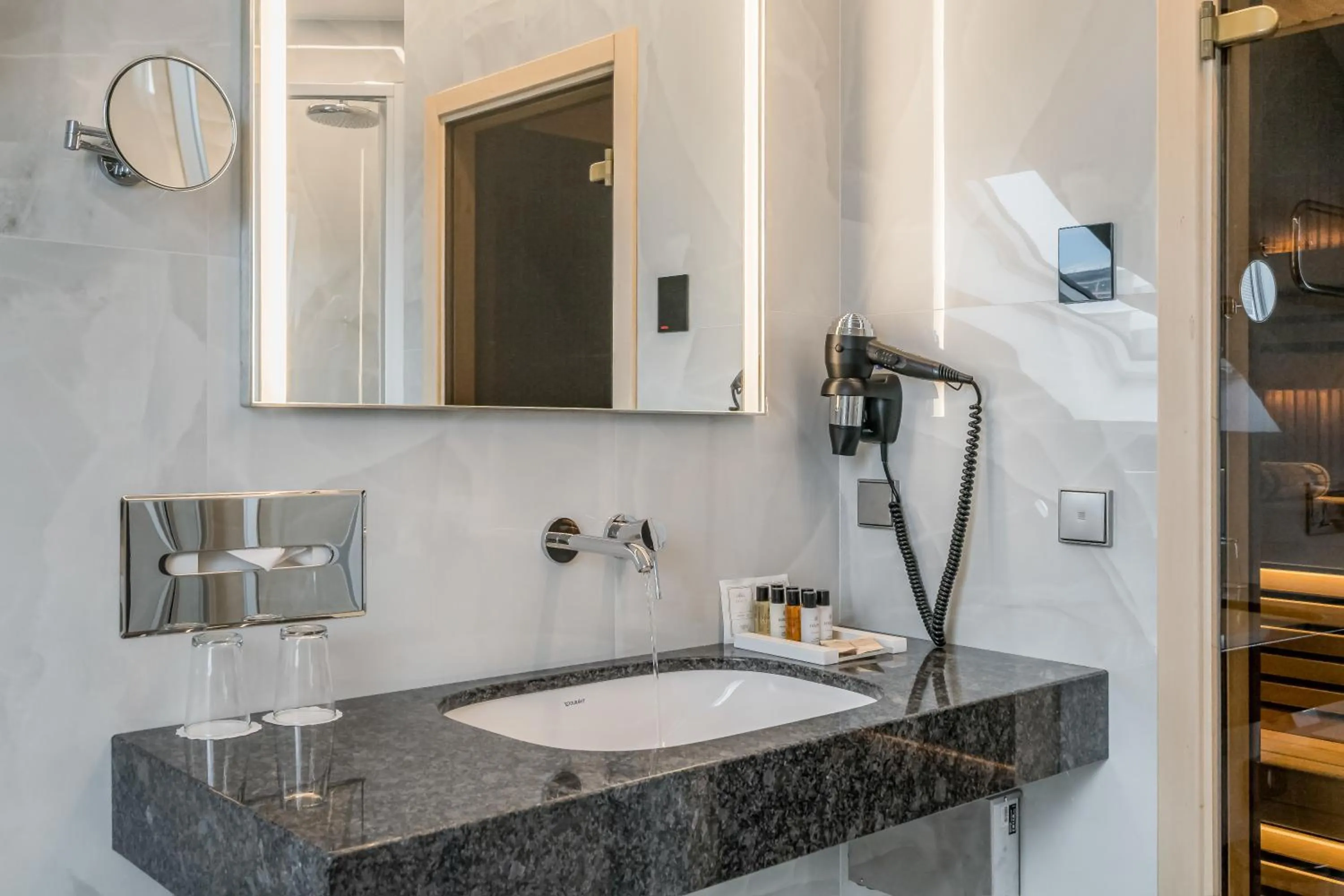 Bathroom in Congress Hotel