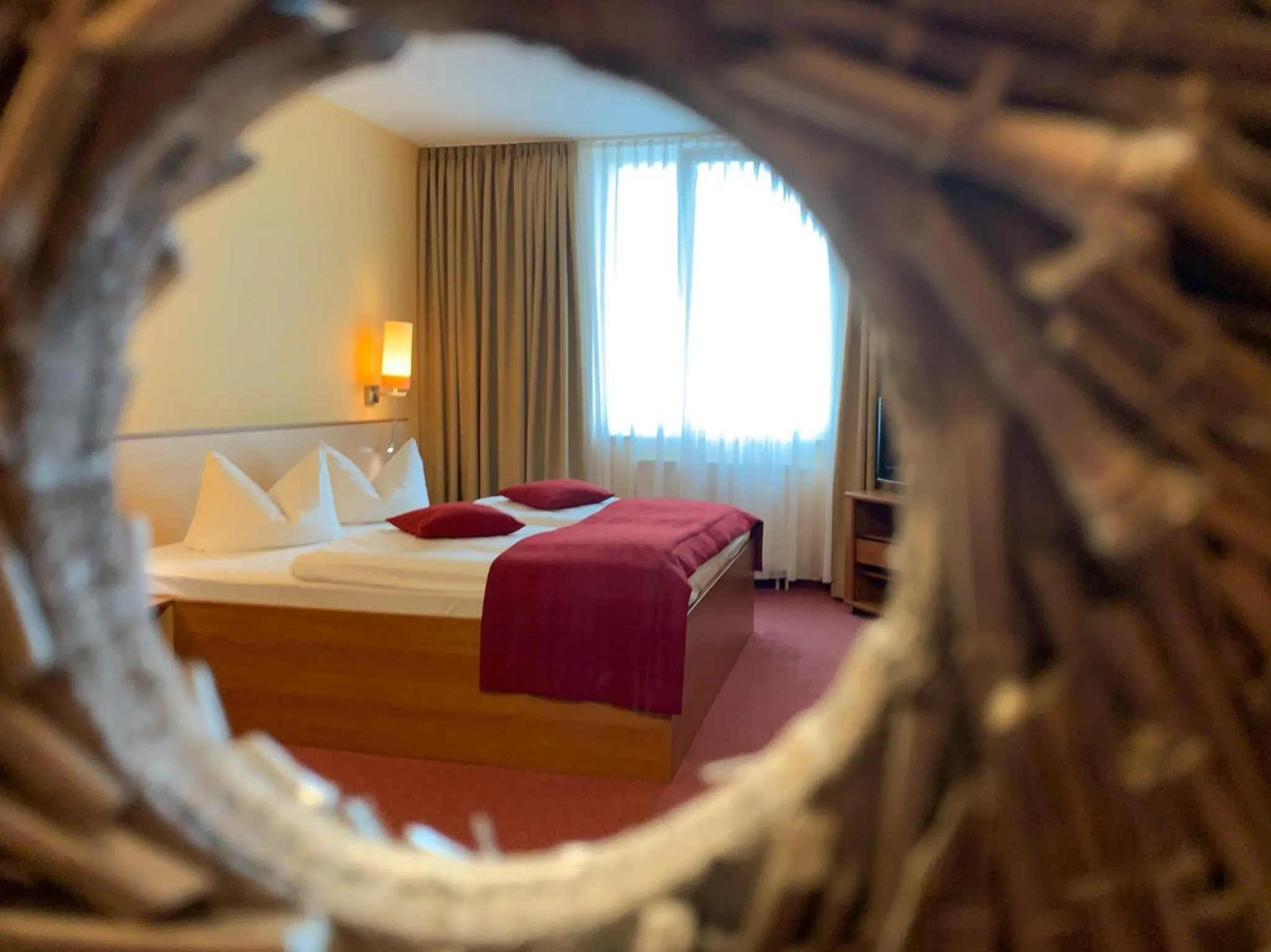 TV and multimedia, Bed in Atrium Hotel Krüger