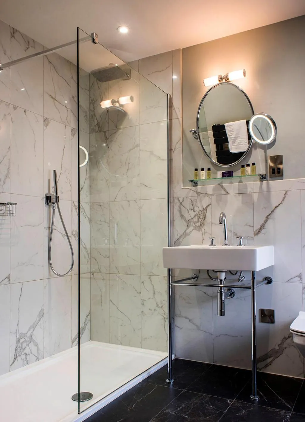 Bathroom in Kinnettles Hotel & Spa