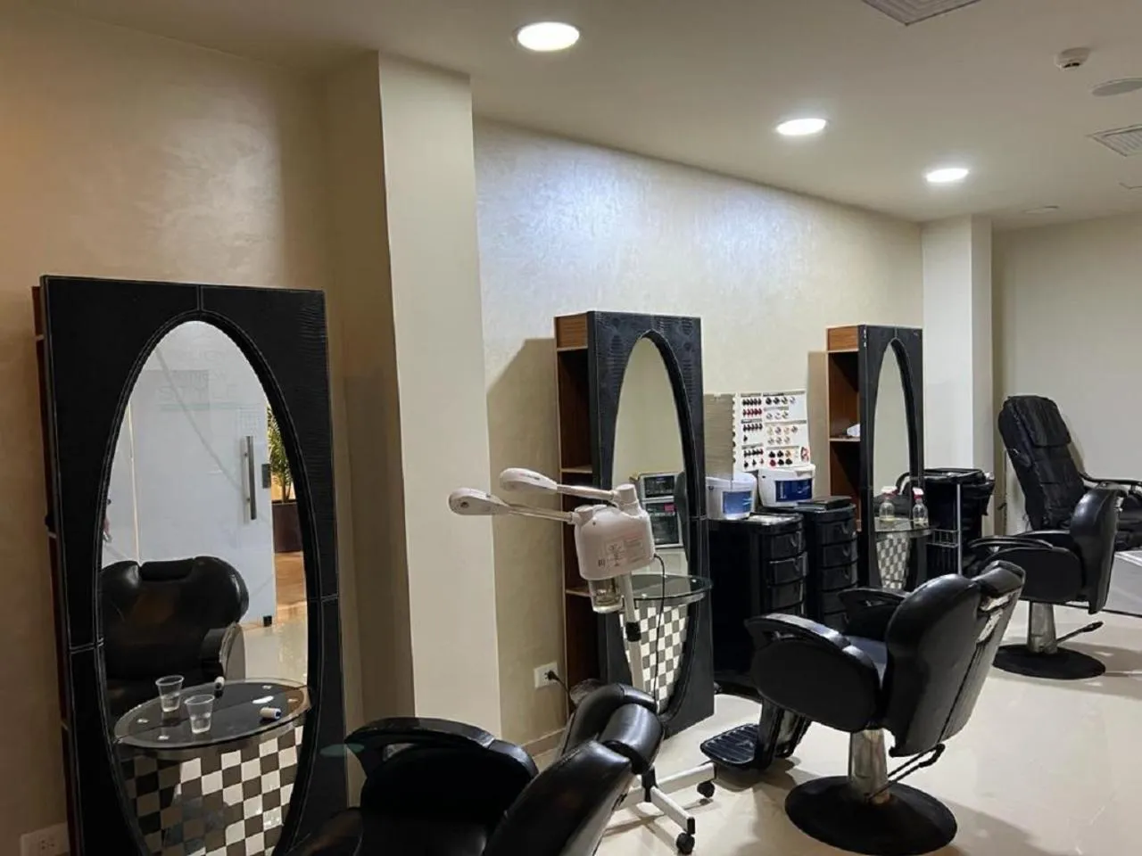 hair dresser in Il Mercato Hotel & Spa