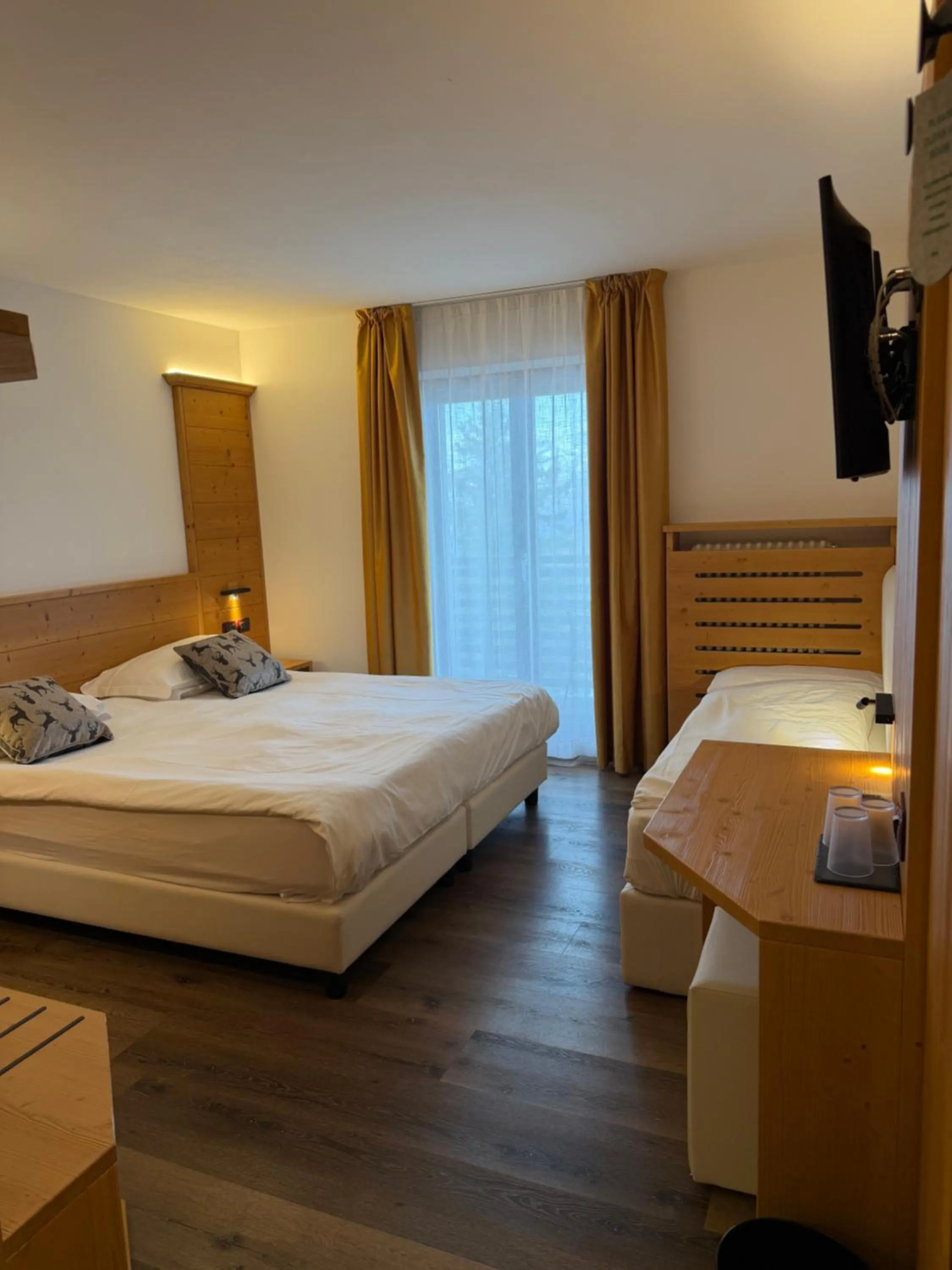 TV and multimedia, Bed in Chalet Caminetto