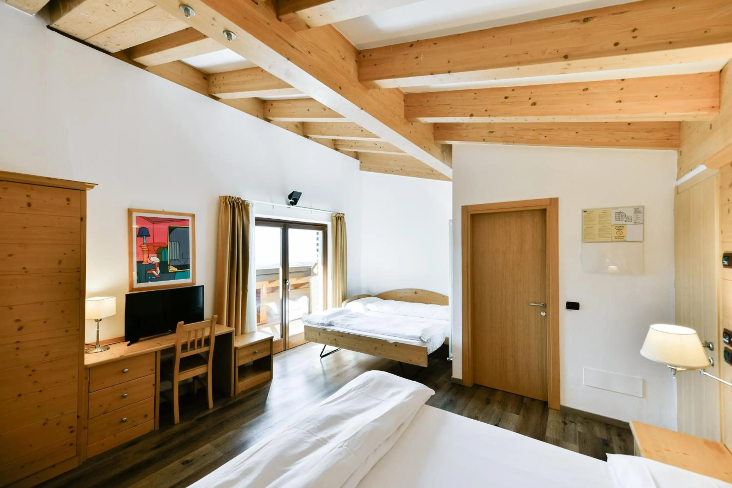 Photo of the whole room, Bed in Chalet Caminetto