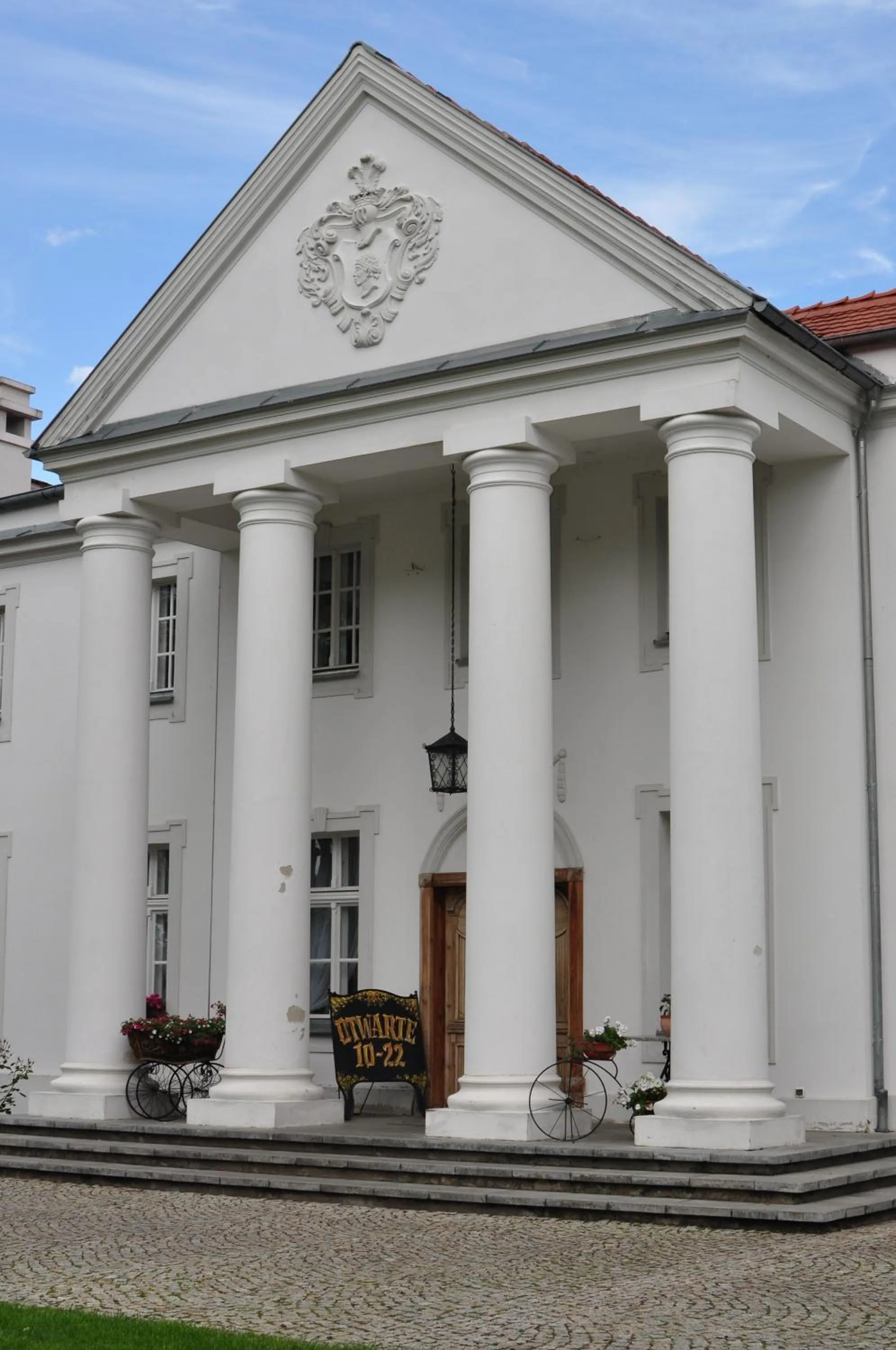 Facade/entrance in Restauracja - Hotel Pałacowa