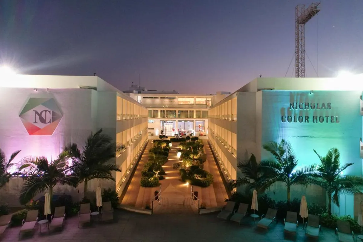 Nicholas Color Hotel